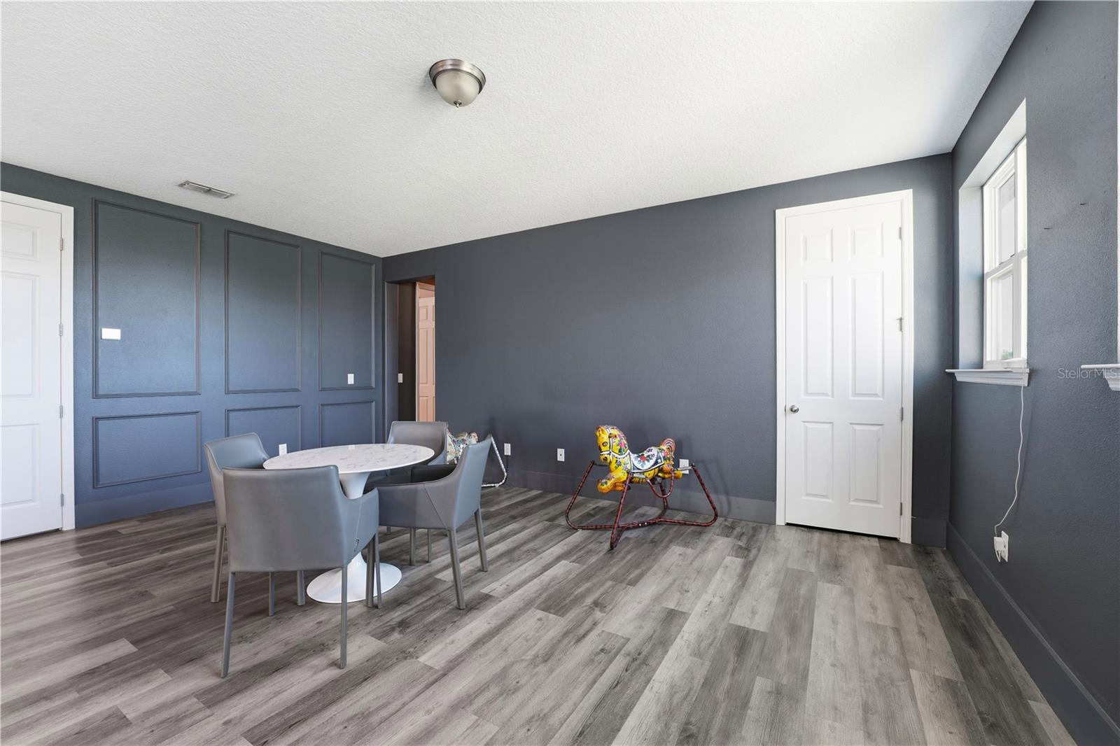 Image 24 of 70 For 626 Oxford Chase Drive