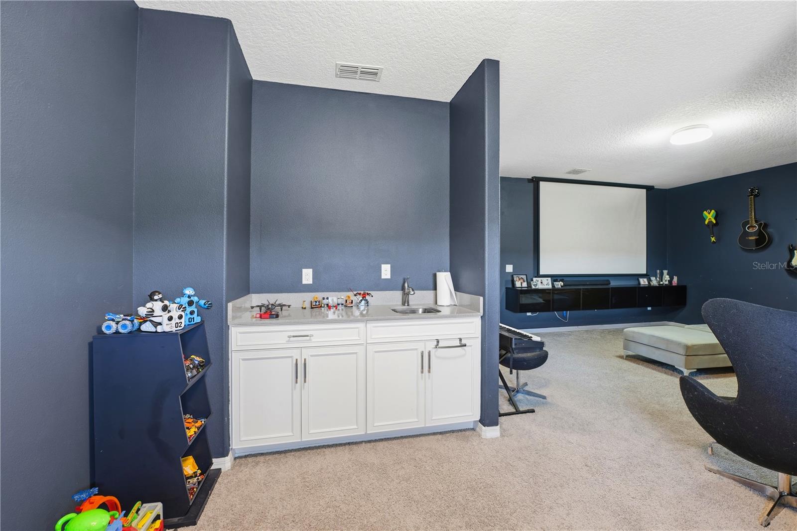 Image 27 of 70 For 626 Oxford Chase Drive