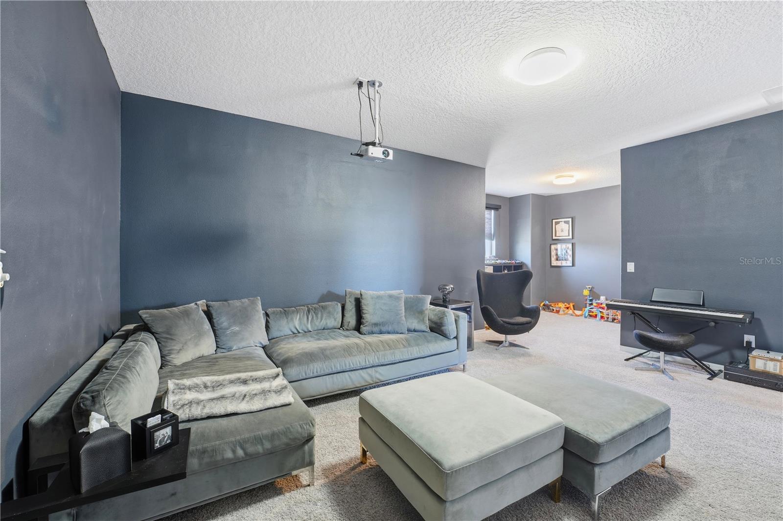 Image 29 of 70 For 626 Oxford Chase Drive