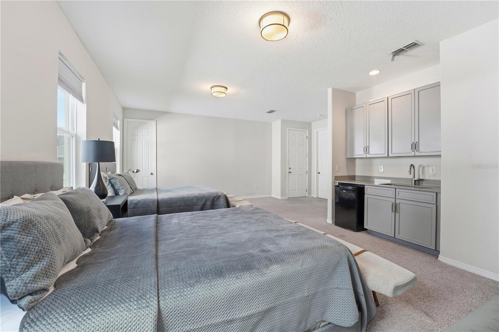 Image 35 of 70 For 626 Oxford Chase Drive