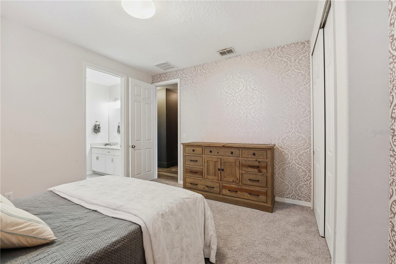 Image 37 of 70 For 626 Oxford Chase Drive