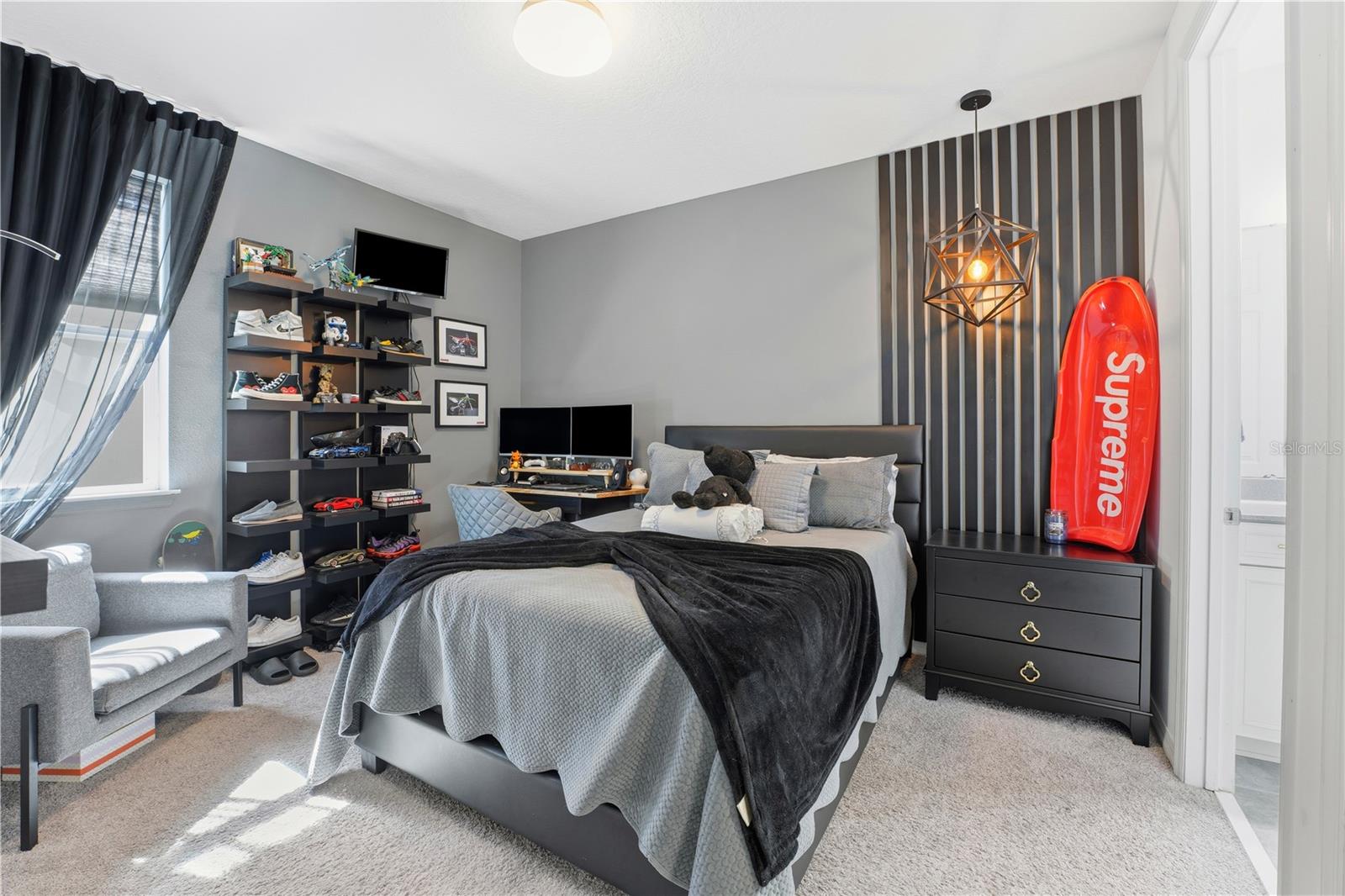 Image 41 of 70 For 626 Oxford Chase Drive