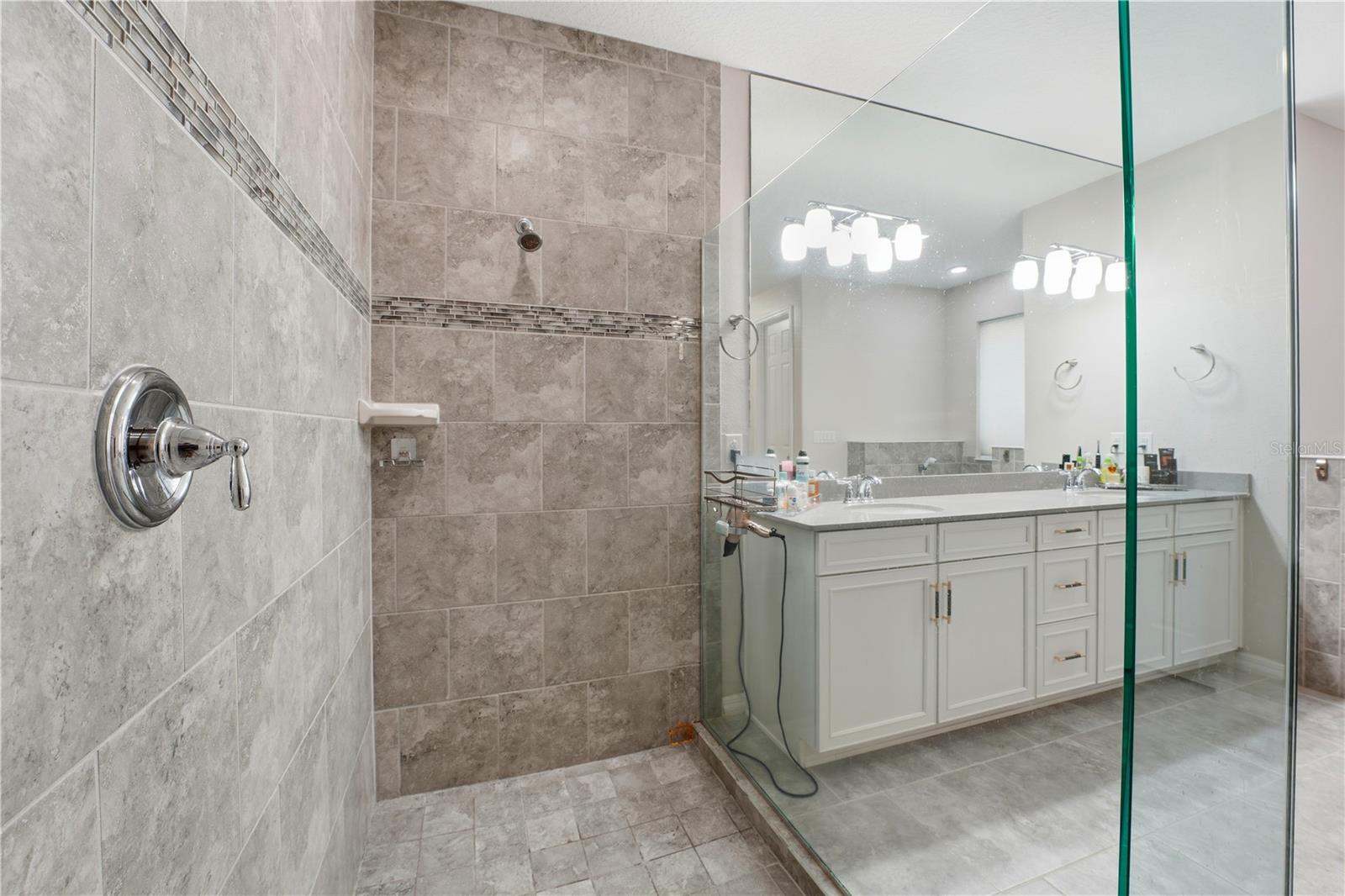 Image 47 of 70 For 626 Oxford Chase Drive