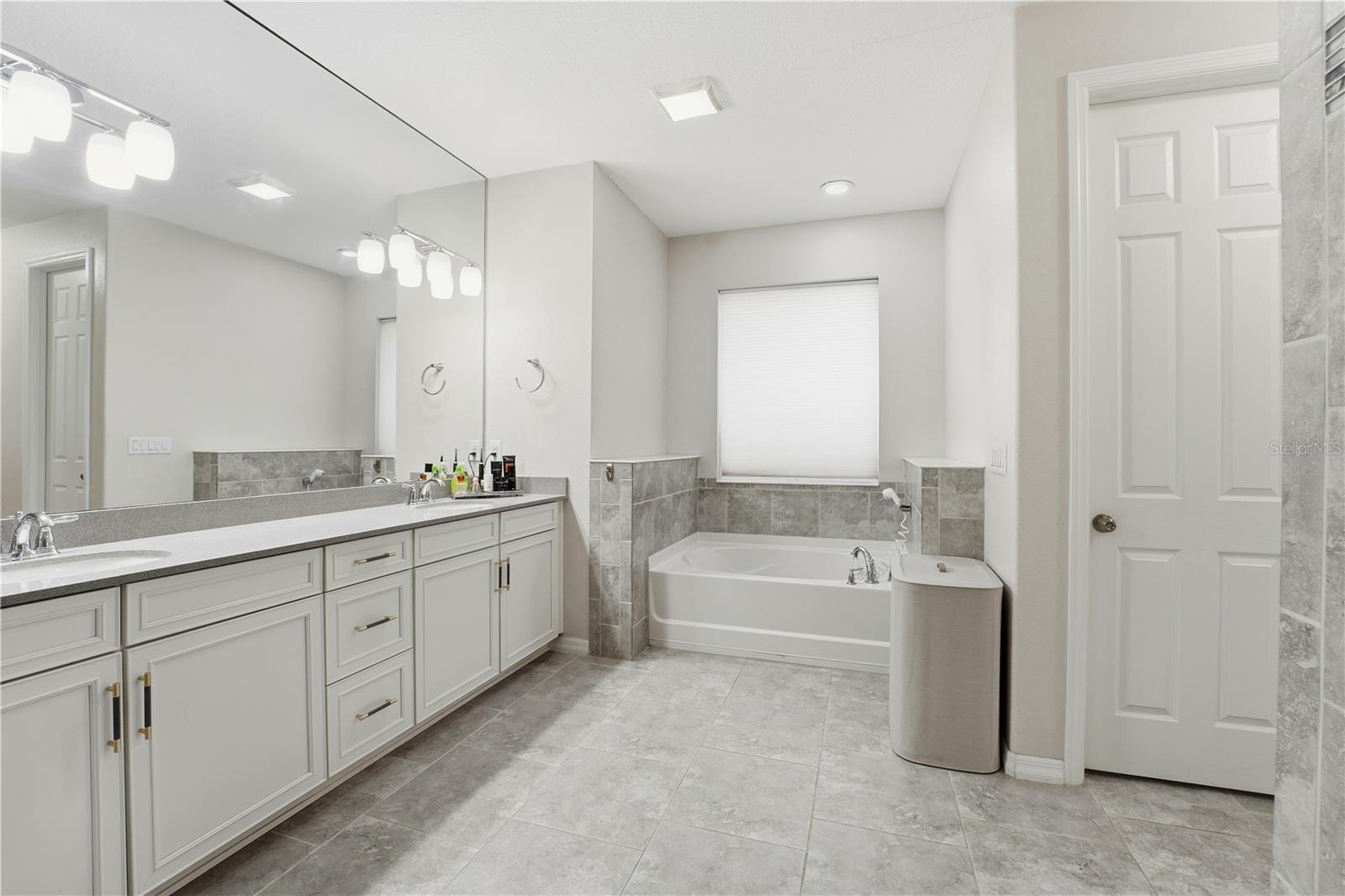 Image 48 of 70 For 626 Oxford Chase Drive