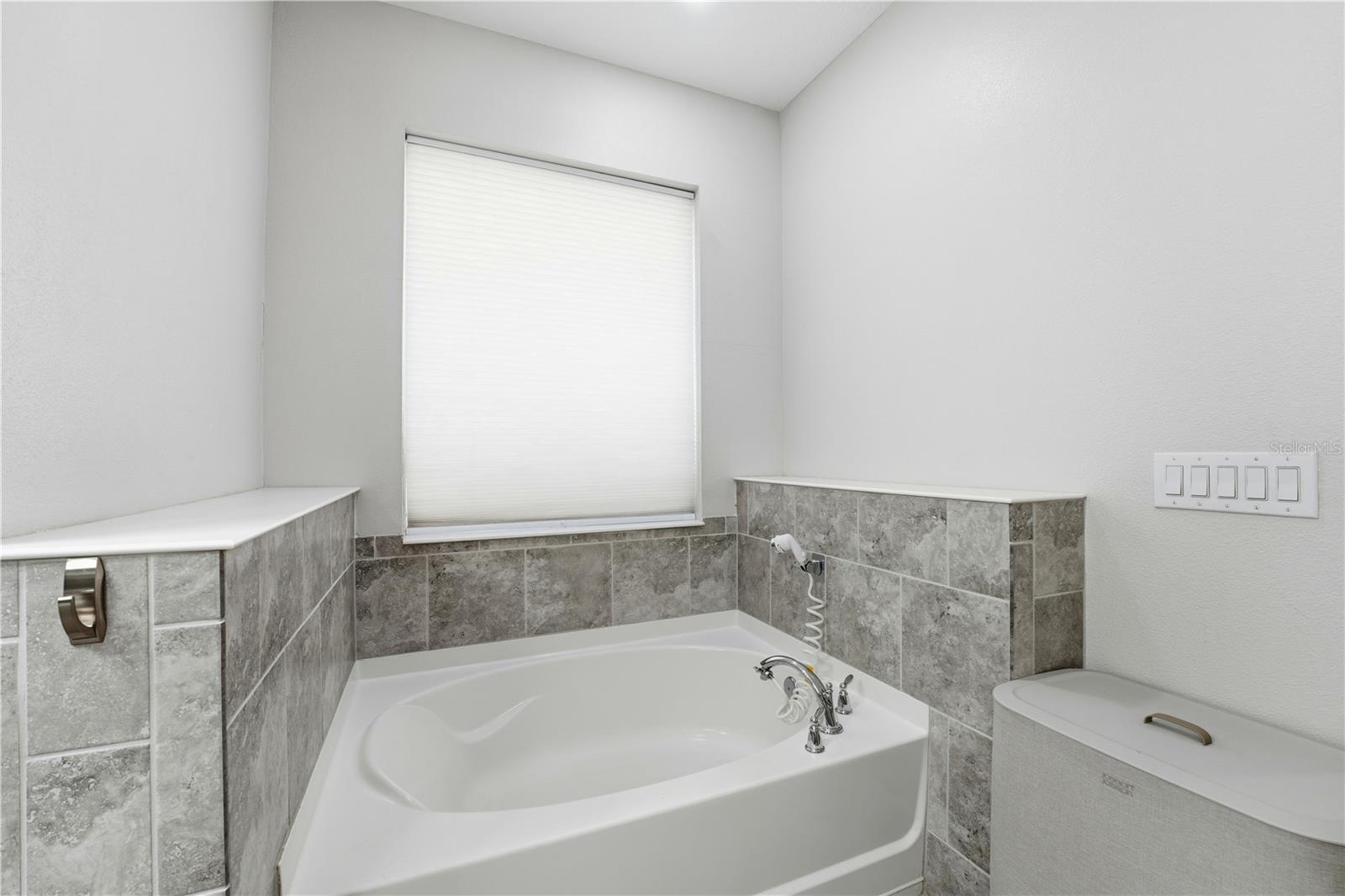 Image 51 of 70 For 626 Oxford Chase Drive