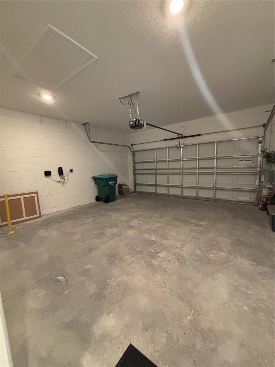 Image 16 of 41 For 1625 Hill Park Drive