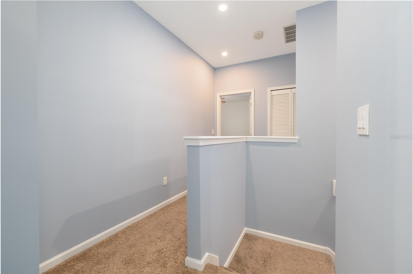 Image 19 of 41 For 415 New England Drive