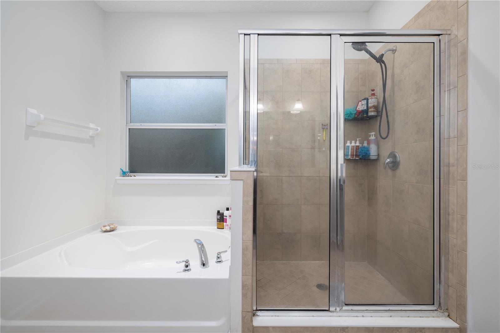 Image 22 of 41 For 415 New England Drive