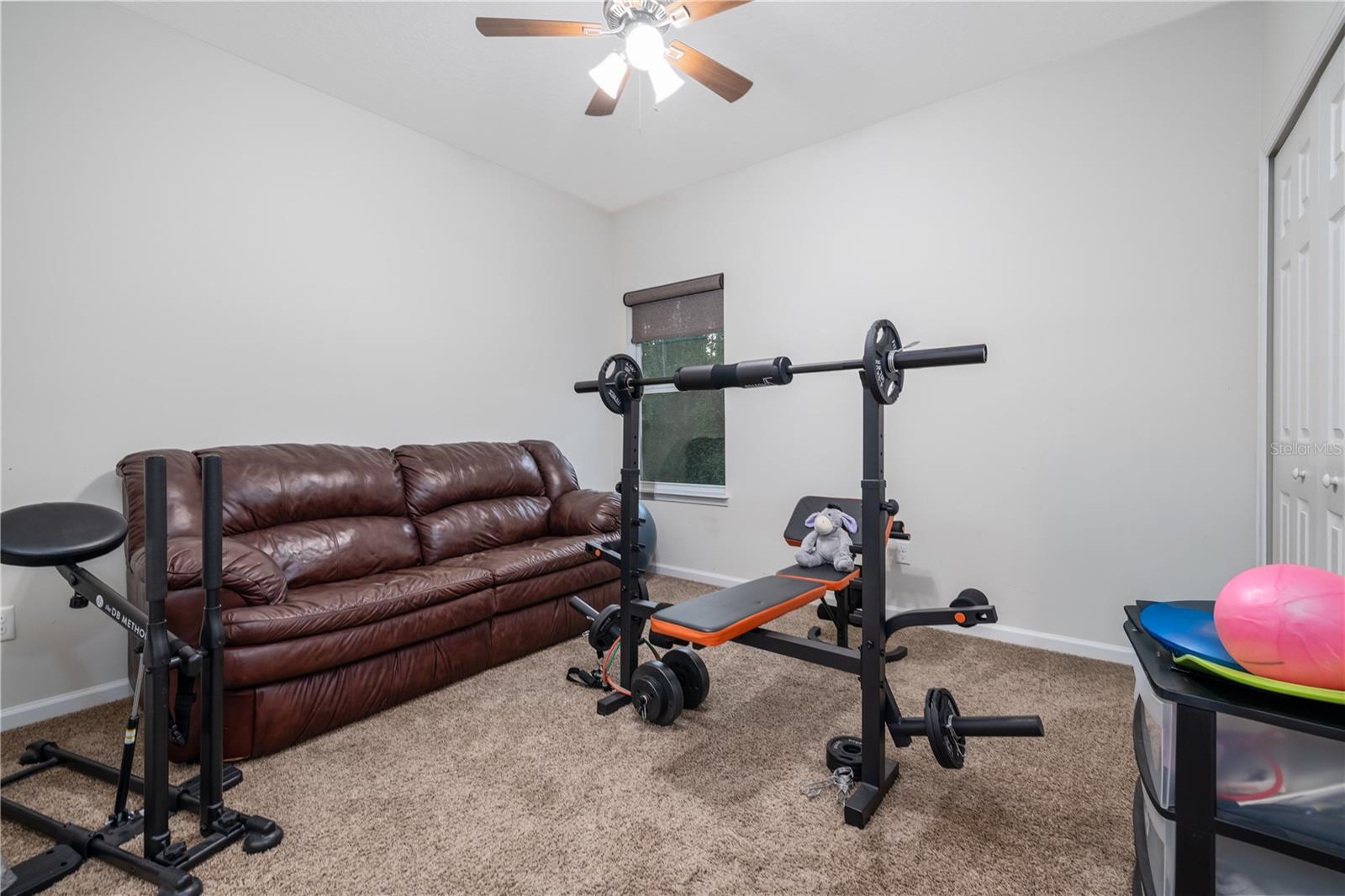 Image 27 of 41 For 415 New England Drive