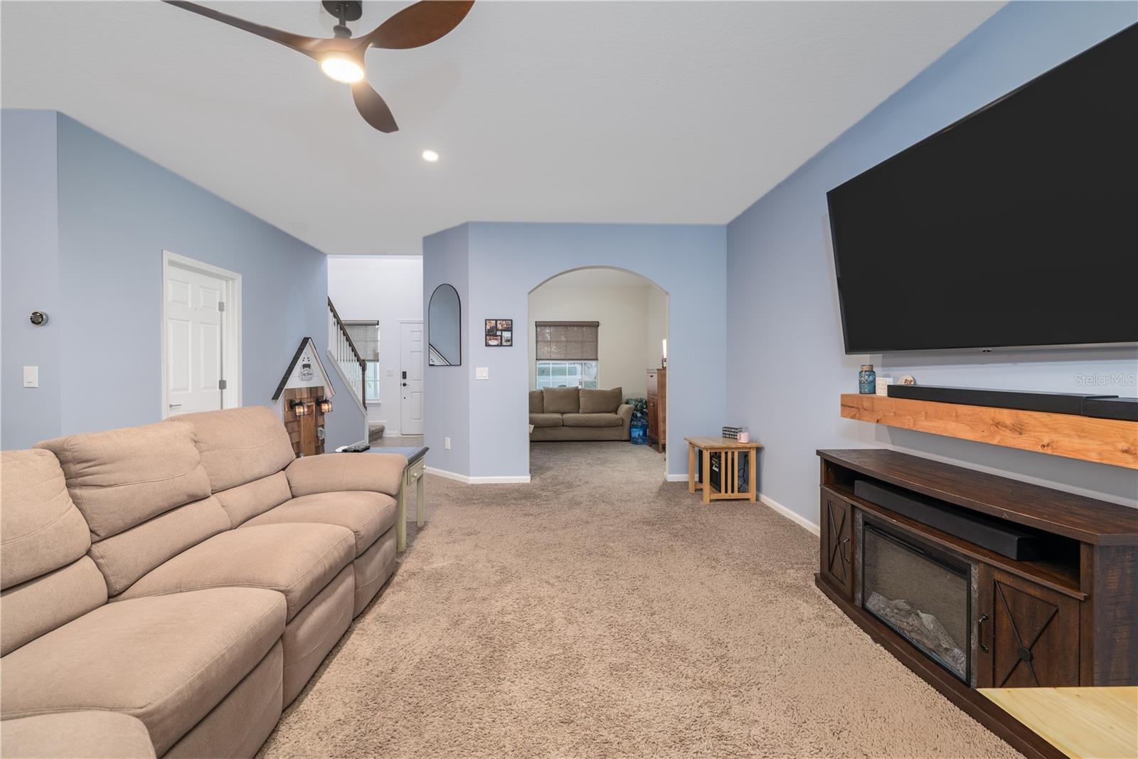 Image 3 of 41 For 415 New England Drive