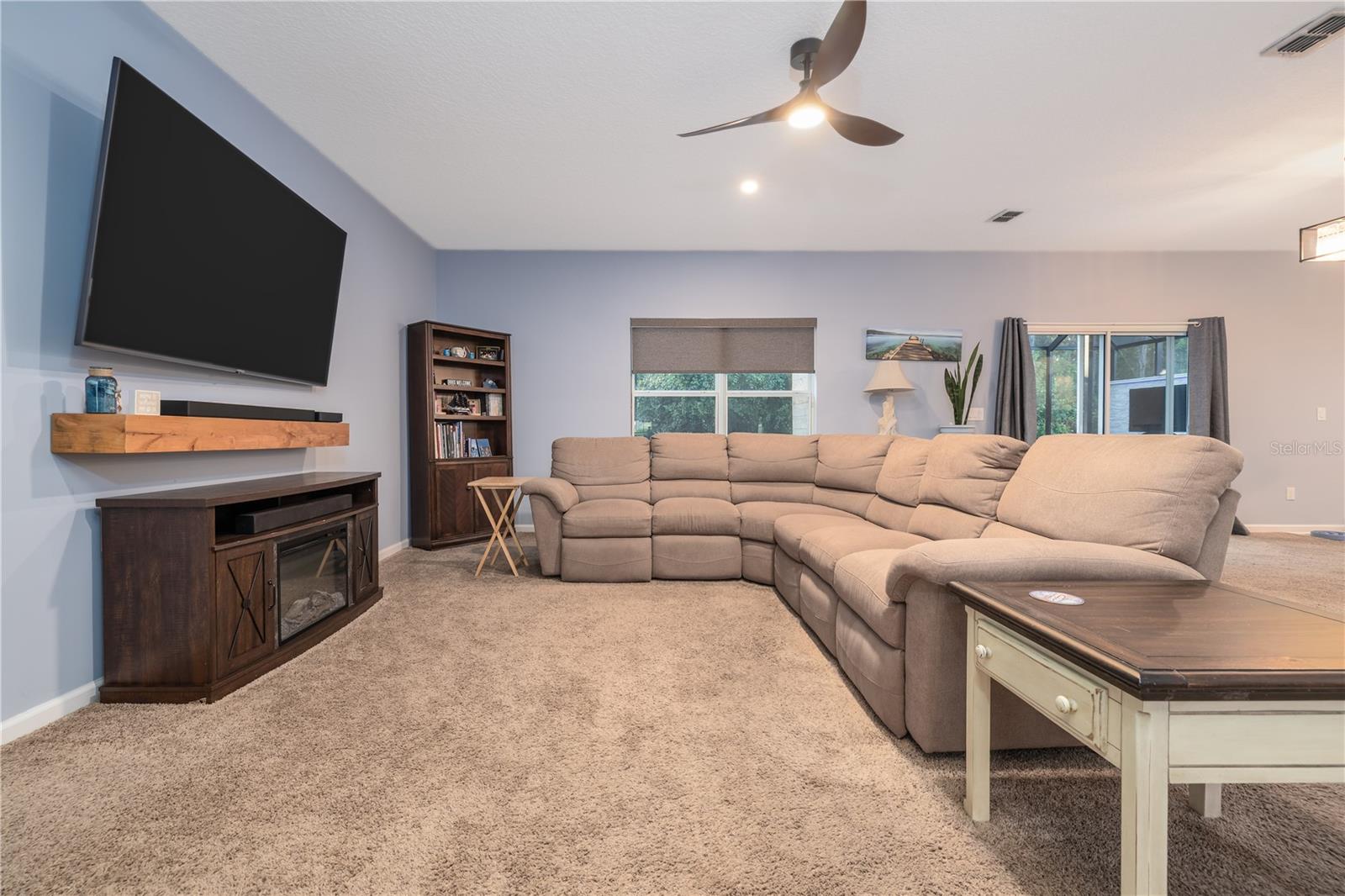 Image 5 of 41 For 415 New England Drive