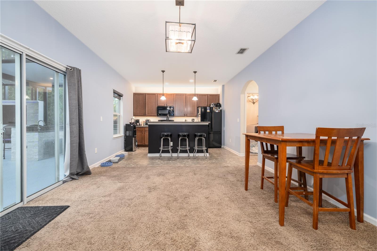 Image 7 of 41 For 415 New England Drive