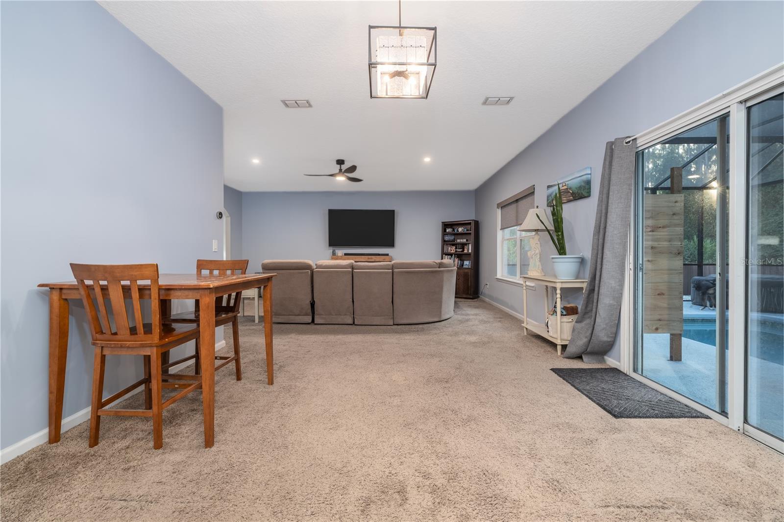 Image 8 of 41 For 415 New England Drive