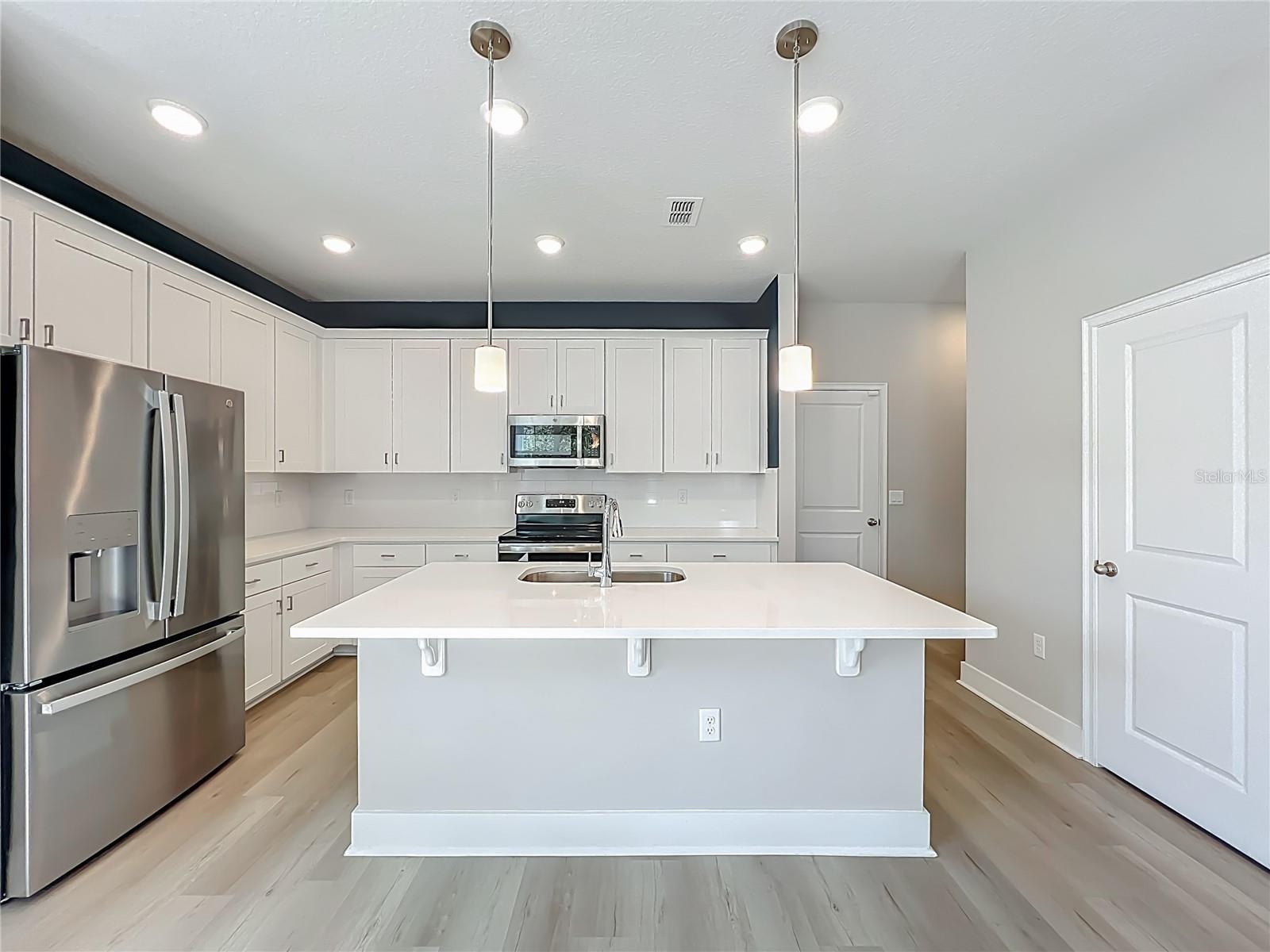 Image 12 of 72 For 6937 Five Oaks Drive