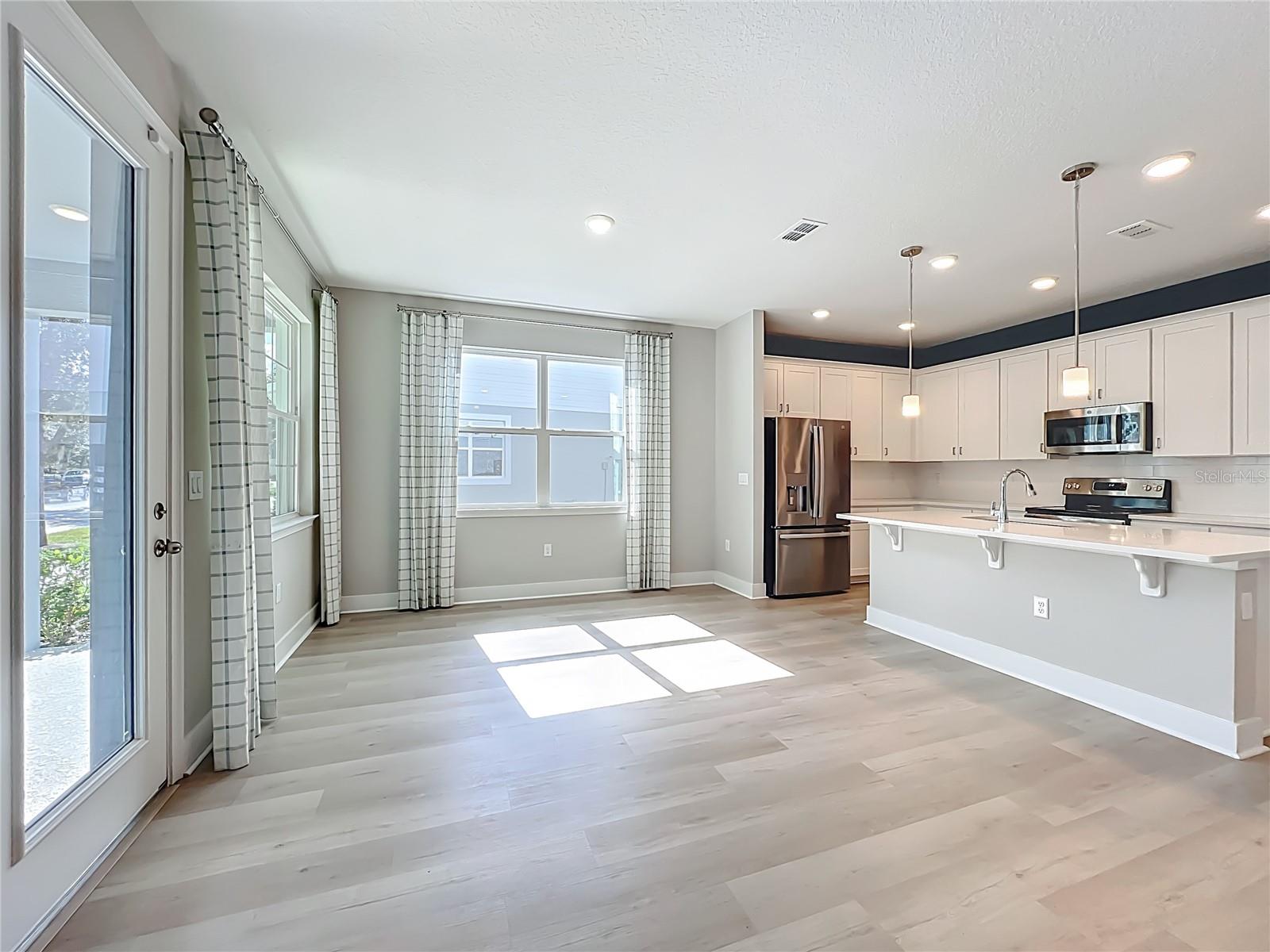 Image 13 of 72 For 6937 Five Oaks Drive