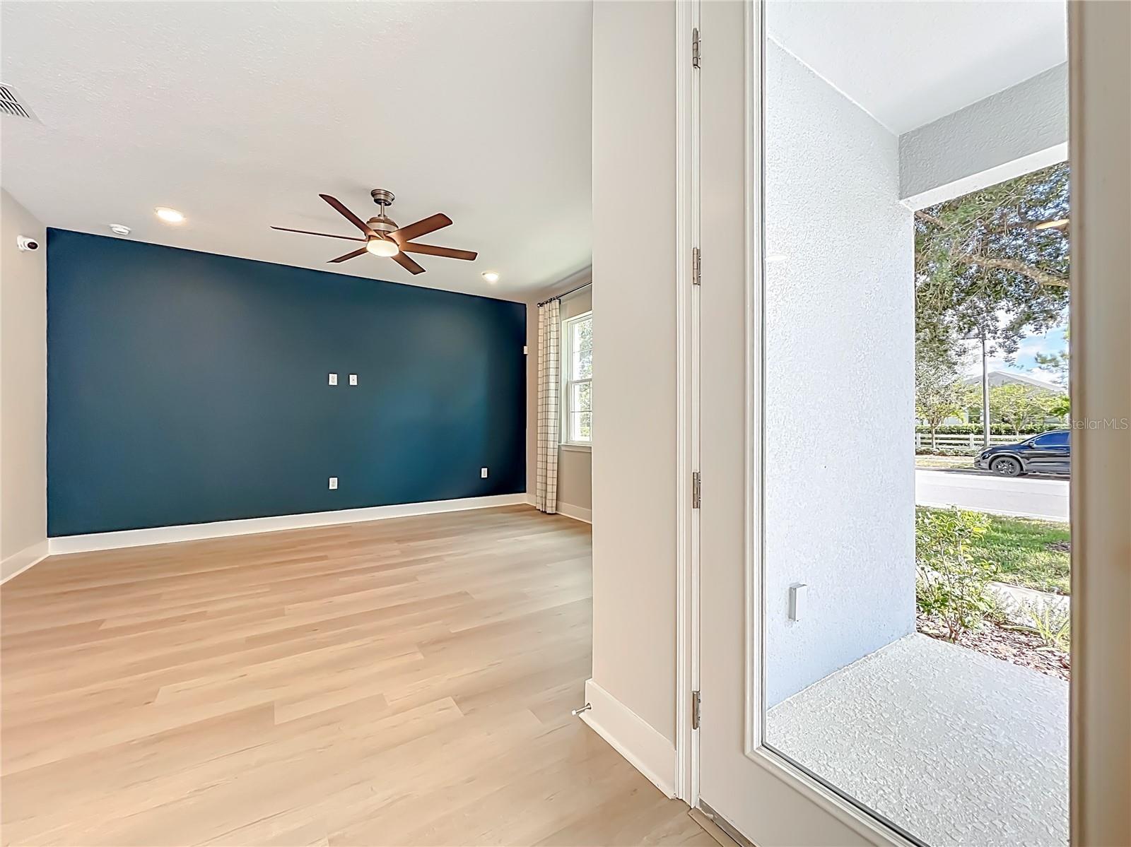 Image 20 of 72 For 6937 Five Oaks Drive