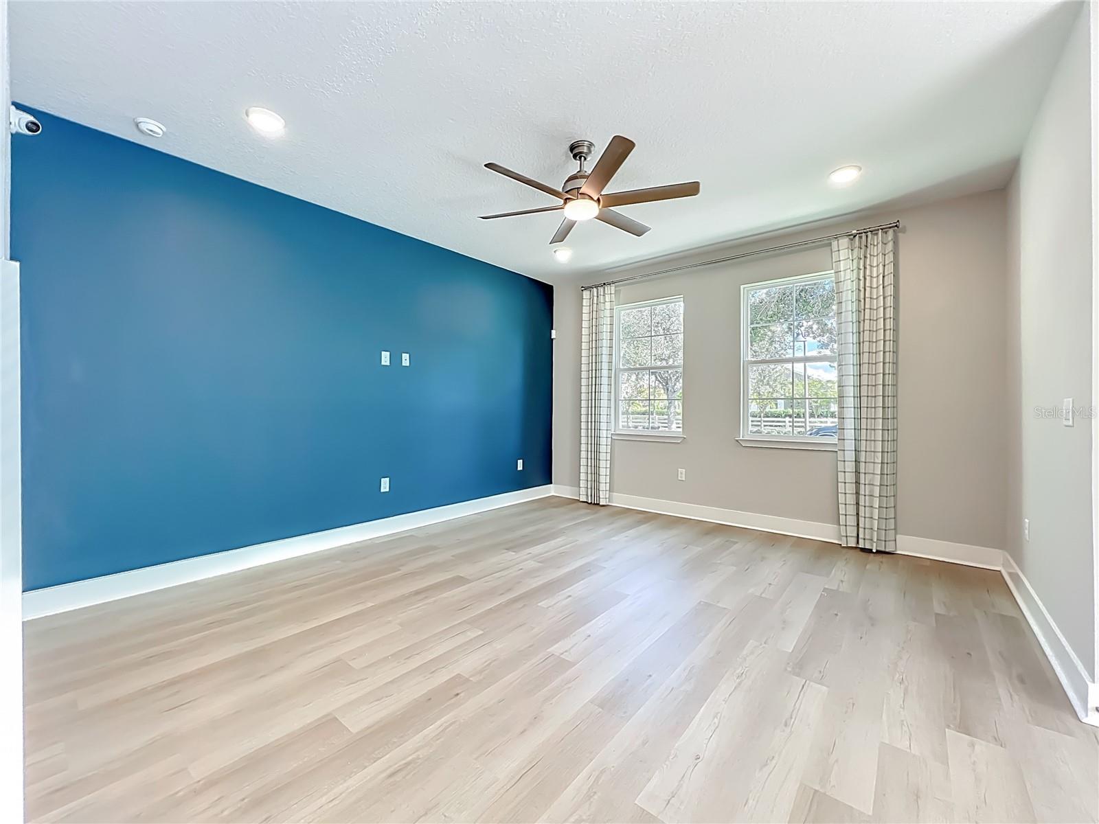 Image 22 of 72 For 6937 Five Oaks Drive