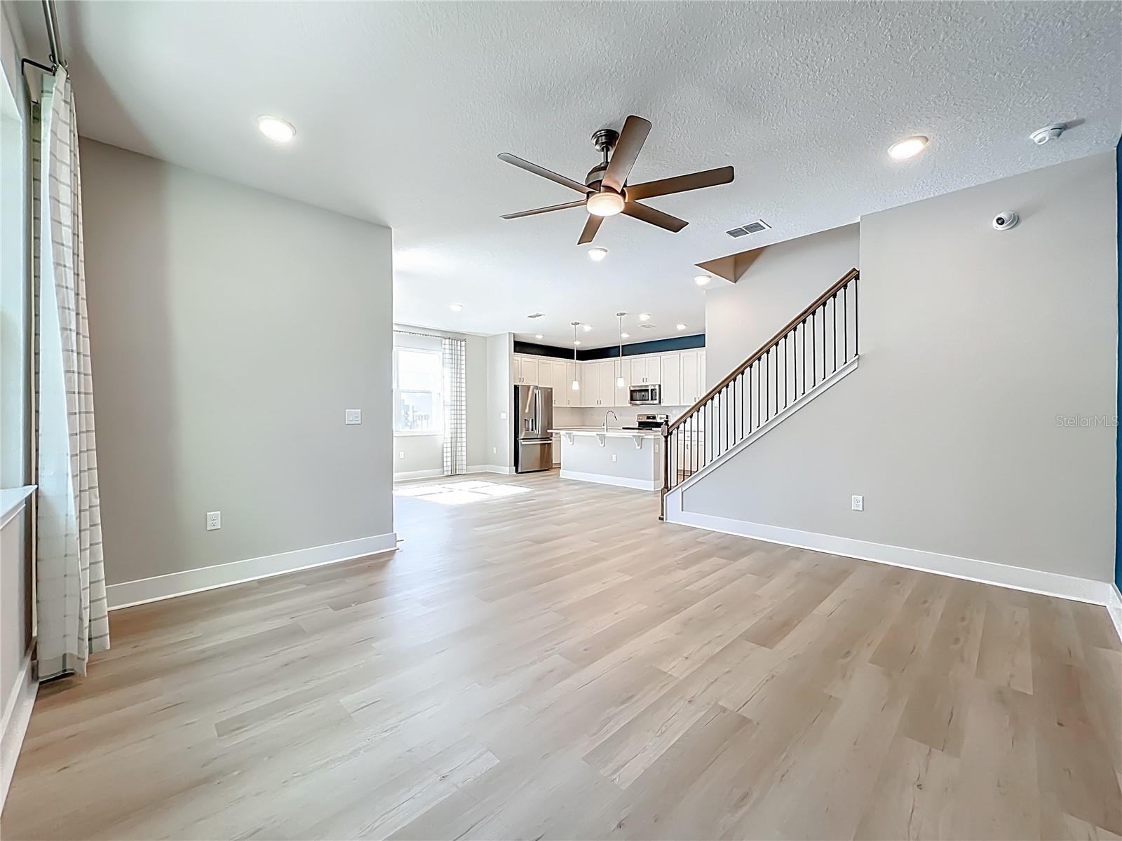 Image 26 of 72 For 6937 Five Oaks Drive