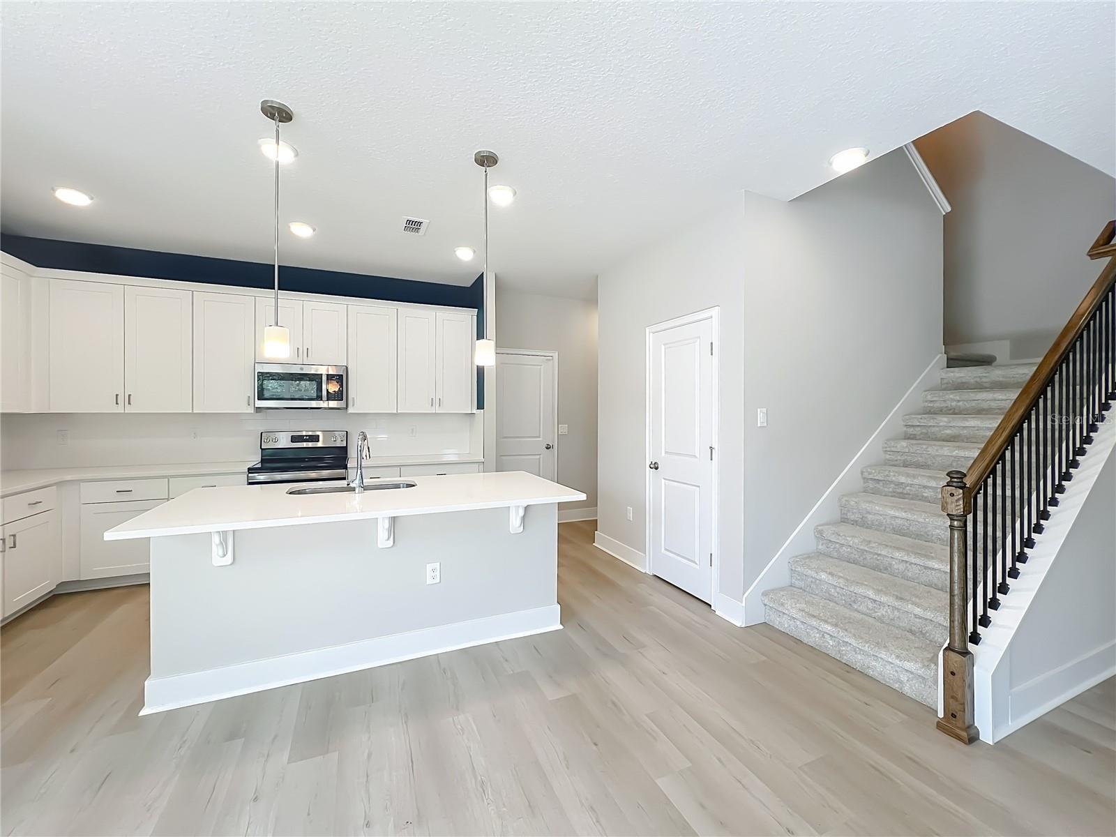 Image 29 of 72 For 6937 Five Oaks Drive