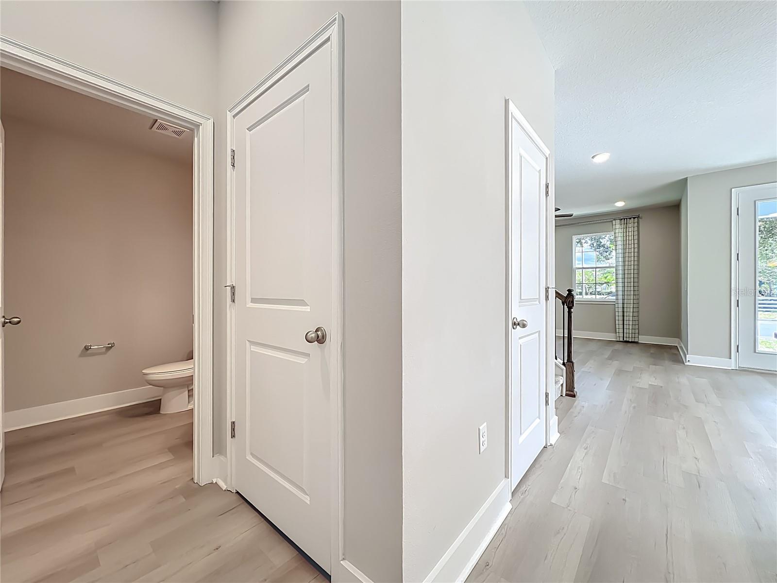 Image 30 of 72 For 6937 Five Oaks Drive