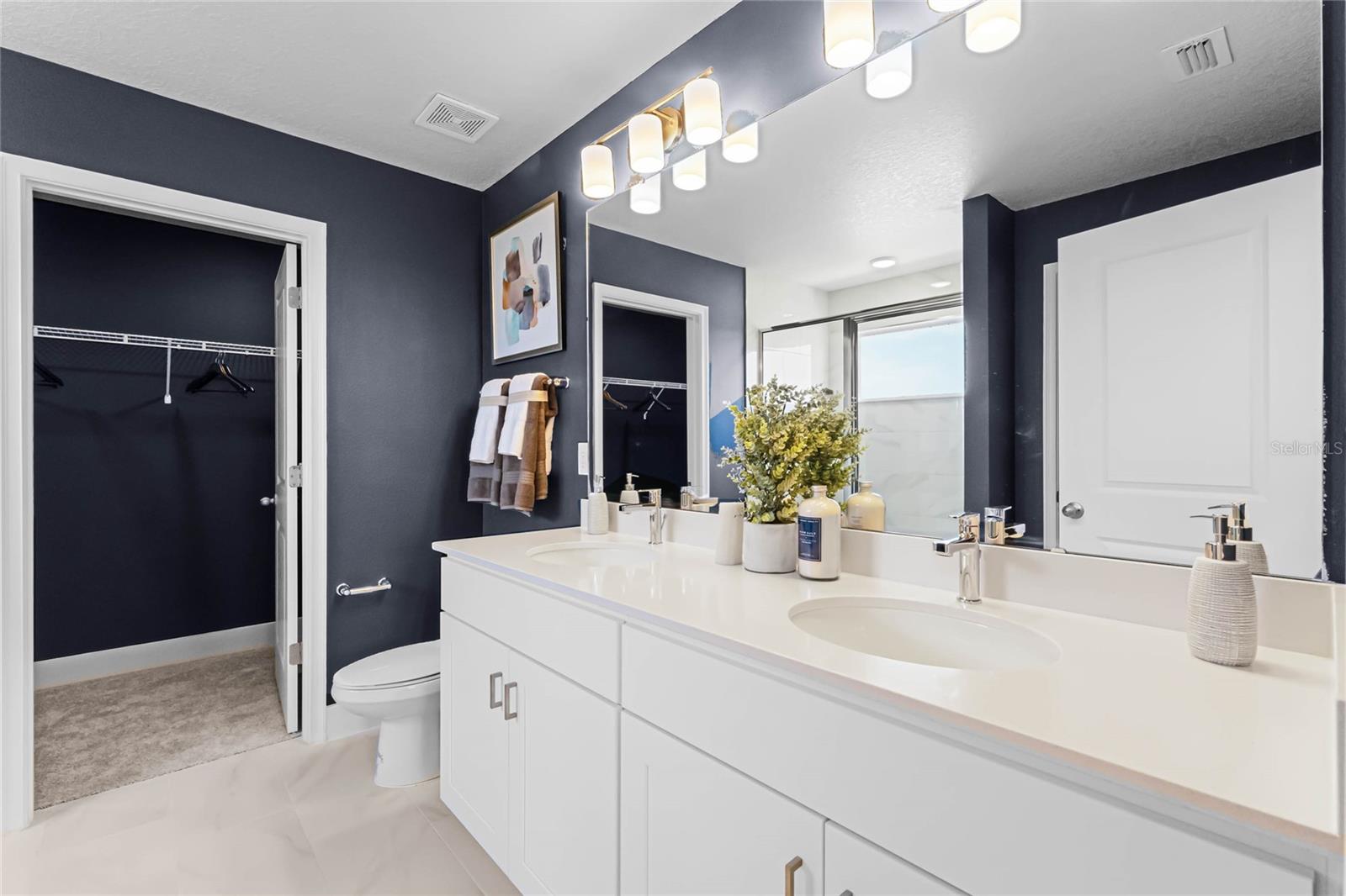 Image 40 of 72 For 6937 Five Oaks Drive