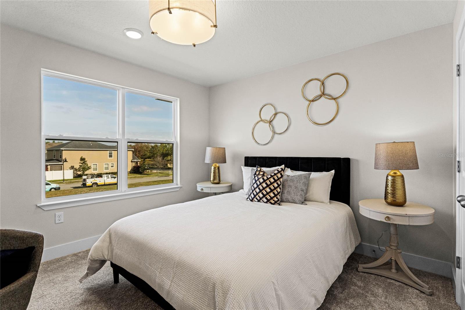 Image 44 of 72 For 6937 Five Oaks Drive