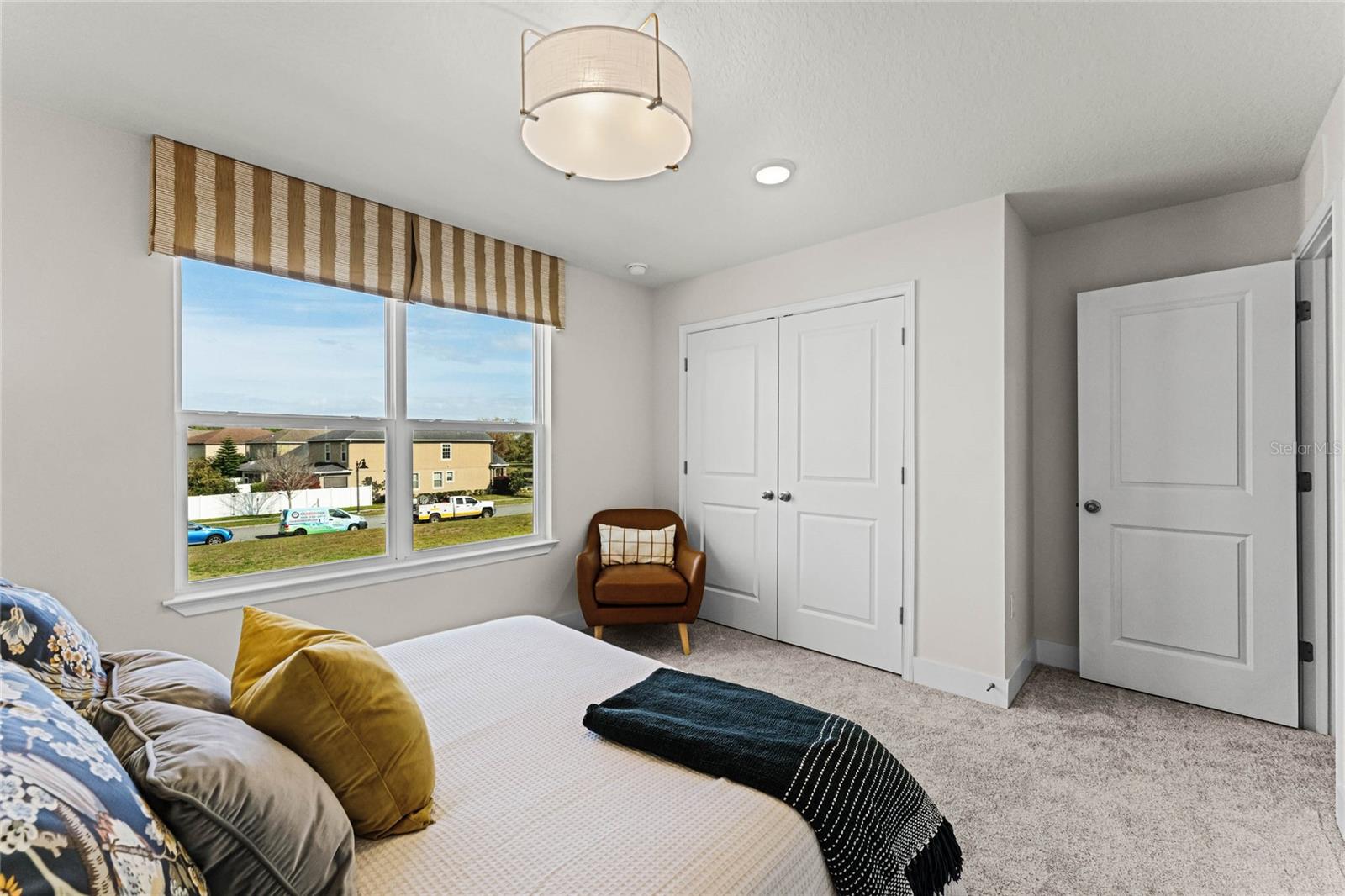 Image 49 of 72 For 6937 Five Oaks Drive