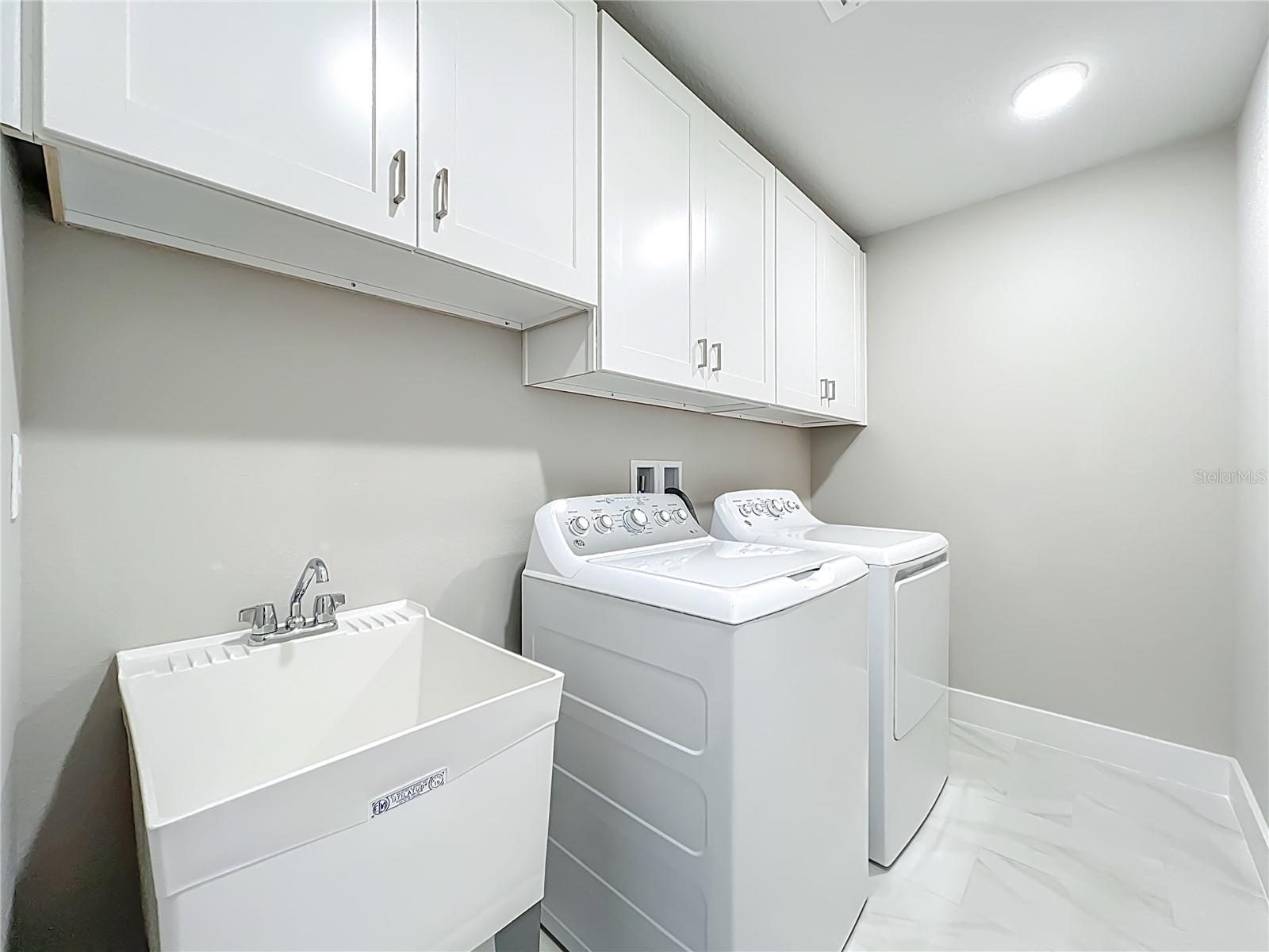 Image 58 of 72 For 6937 Five Oaks Drive