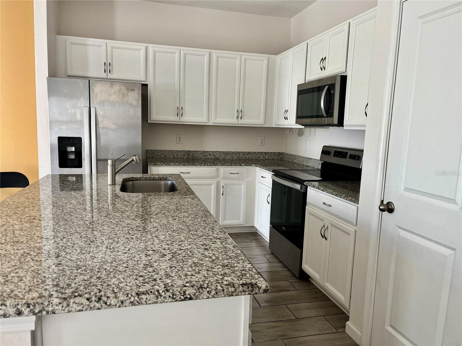 Image 15 of 35 For 421 Disa Dr.