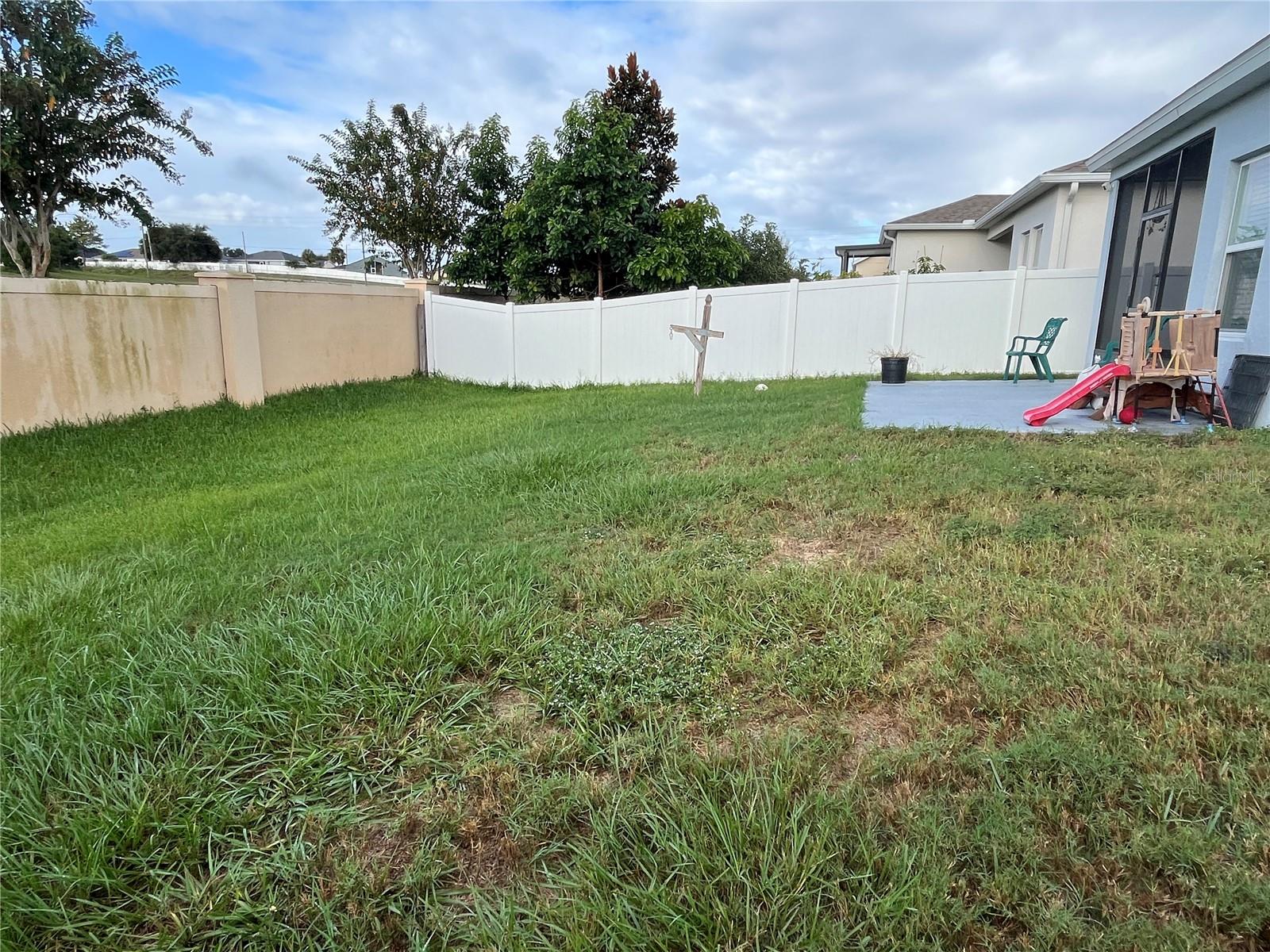 Image 23 of 35 For 421 Disa Dr.