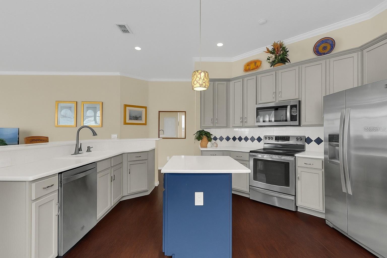 Image 8 of 28 For 604 Nadina Place