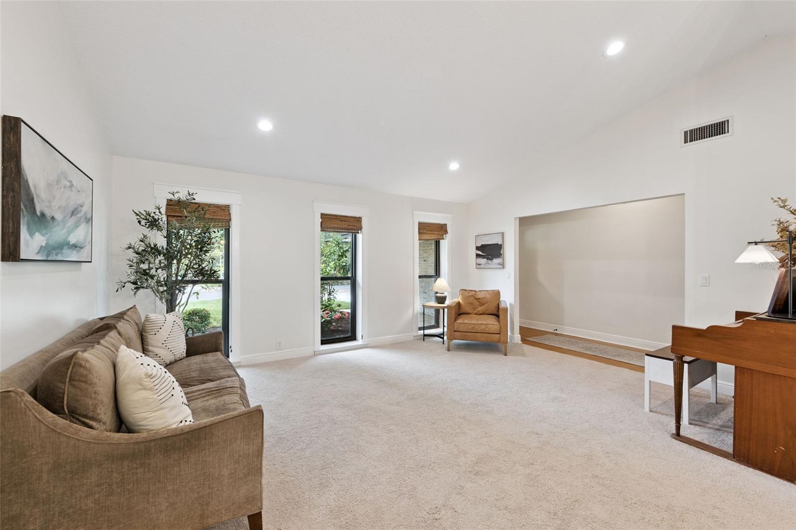 Image 6 of 36 For 4019 Quenita Drive