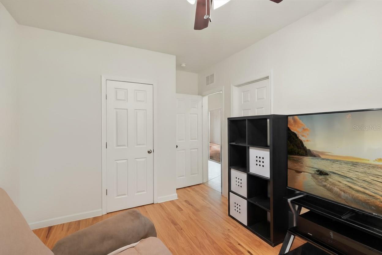 Image 16 of 47 For 1358 Yorkshire Court