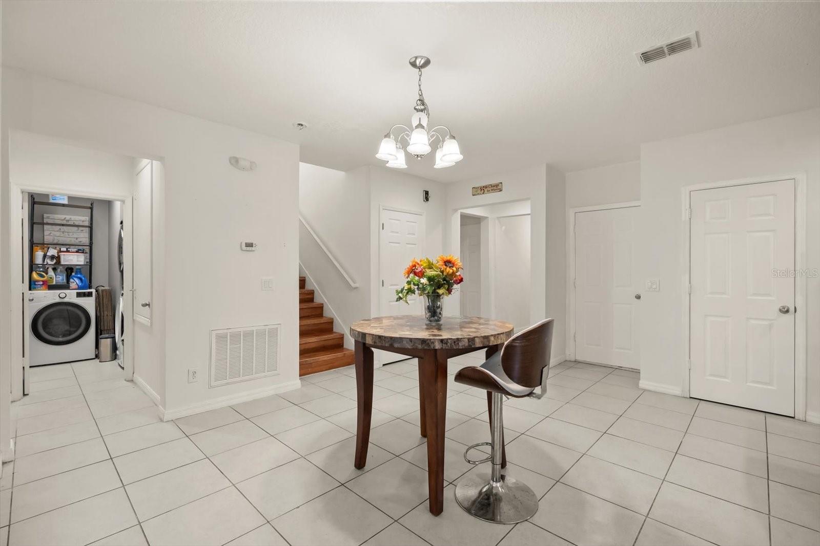 Image 8 of 47 For 1358 Yorkshire Court