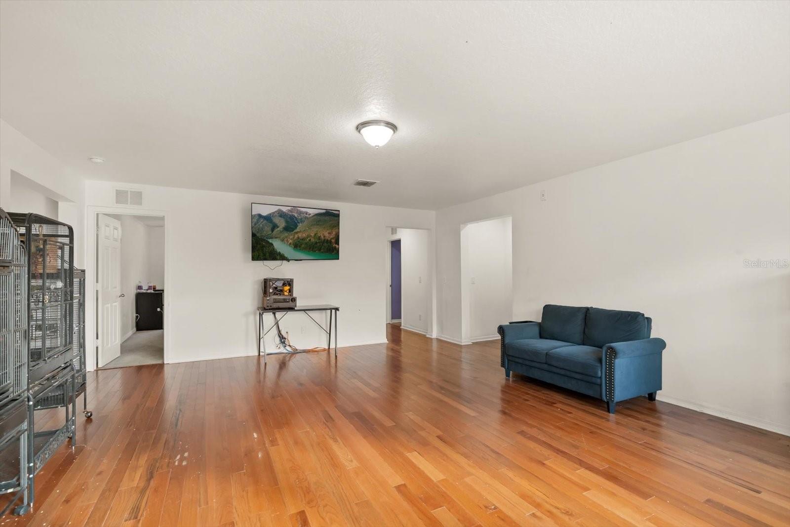 Image 9 of 47 For 1358 Yorkshire Court