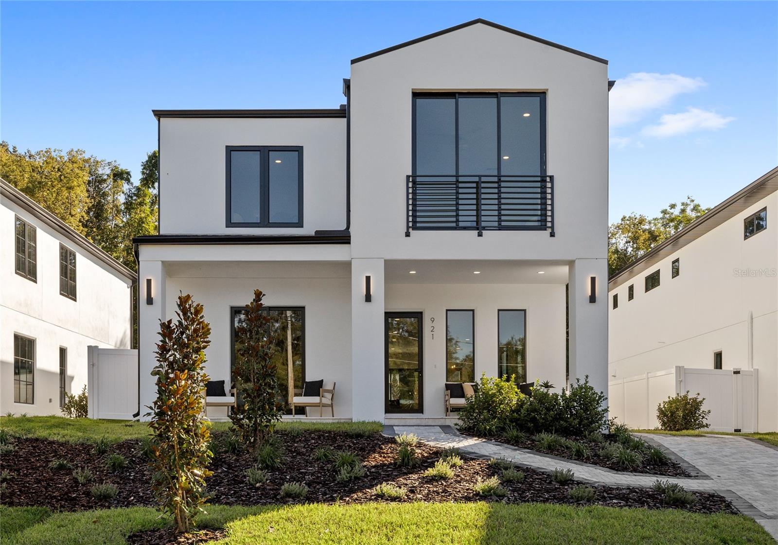 Details for 921 Lake Emerald Drive, ORLANDO, FL 32806