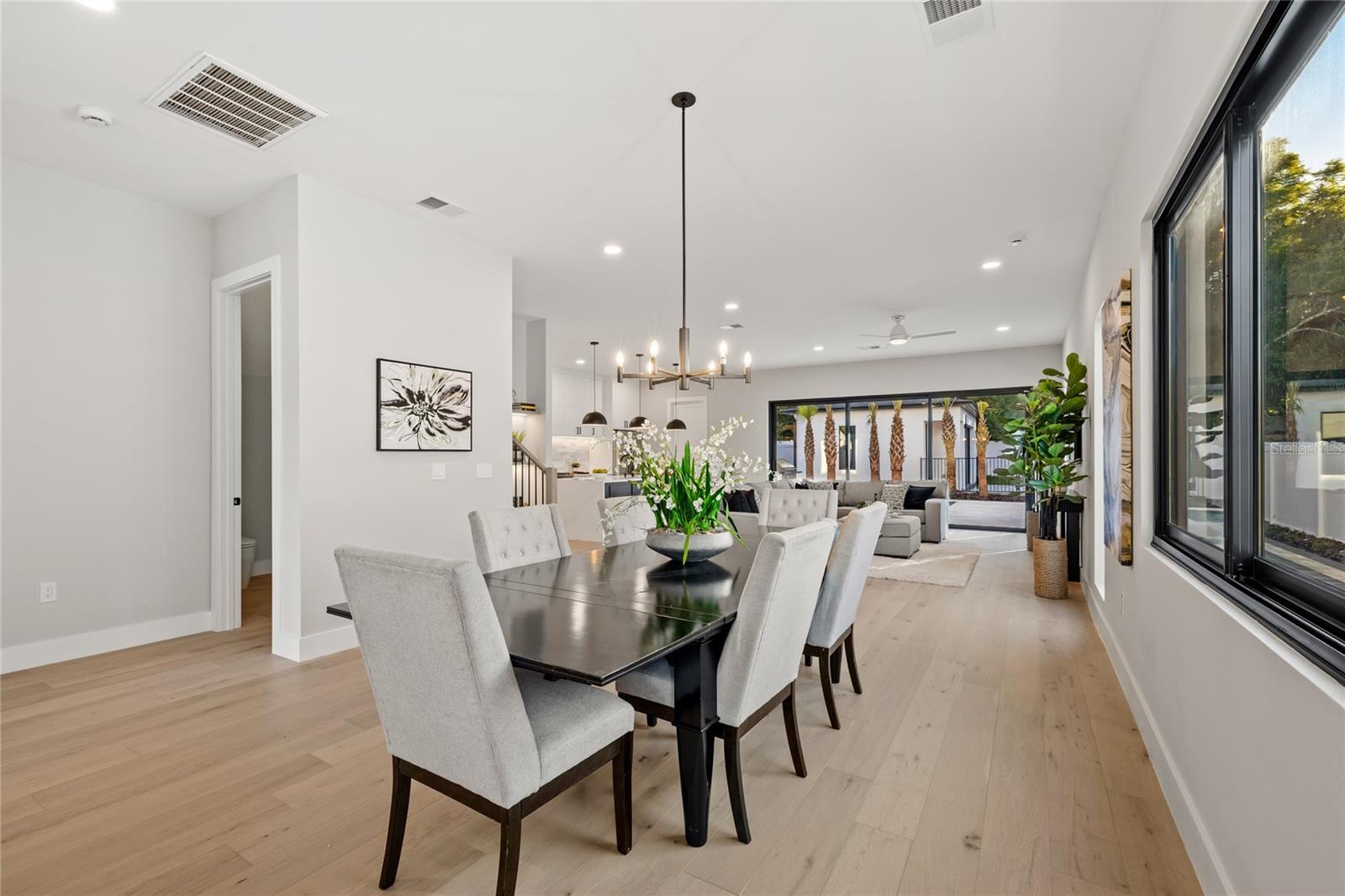 Image 10 of 60 For 921 Lake Emerald Drive