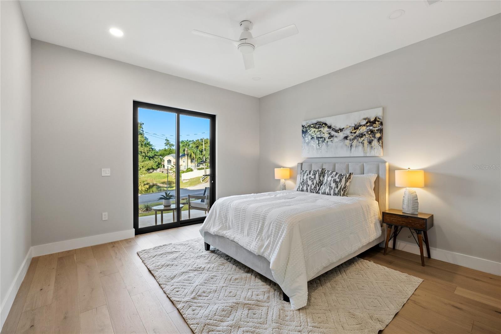 Image 19 of 60 For 921 Lake Emerald Drive