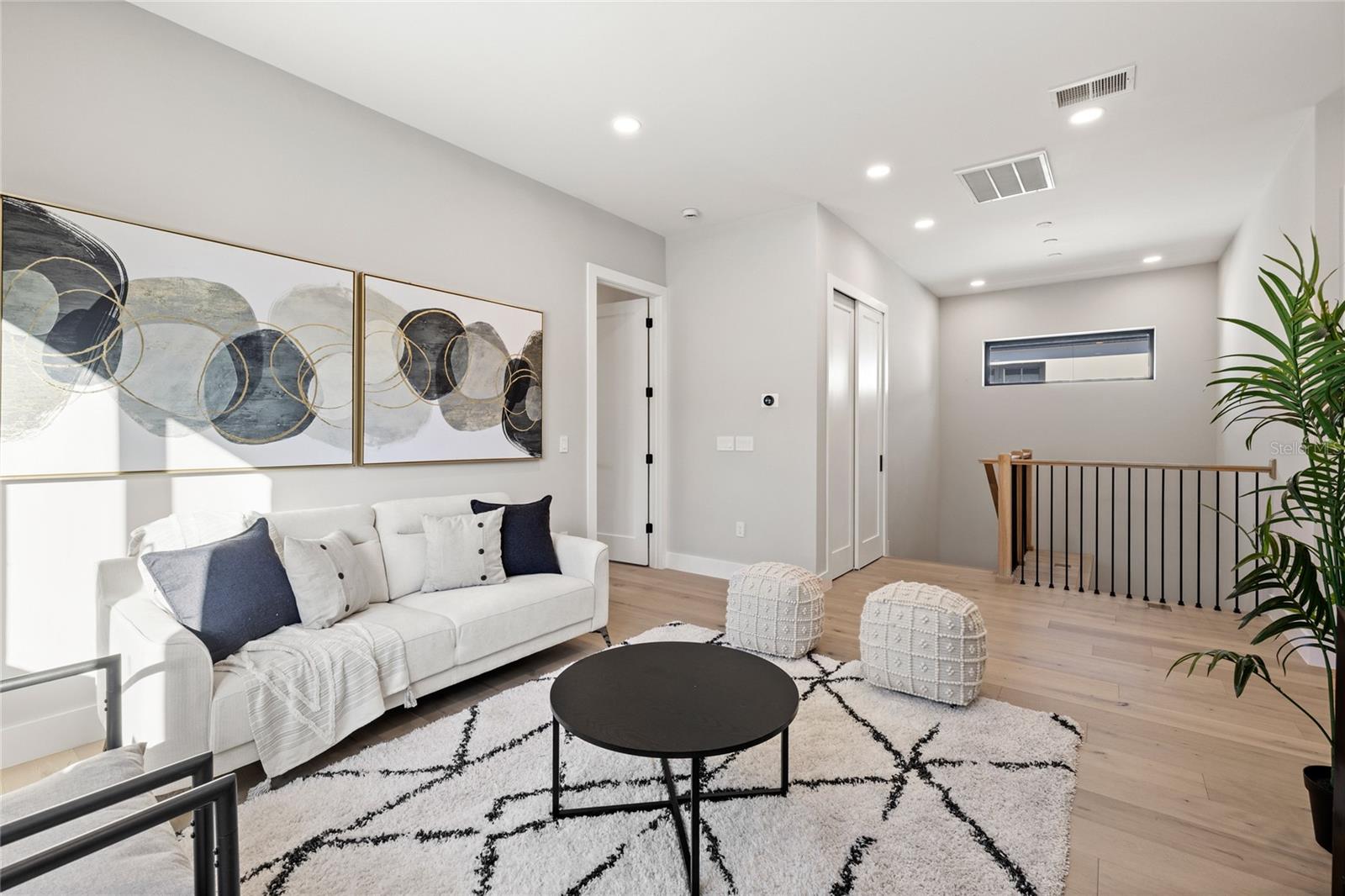 Image 23 of 60 For 921 Lake Emerald Drive