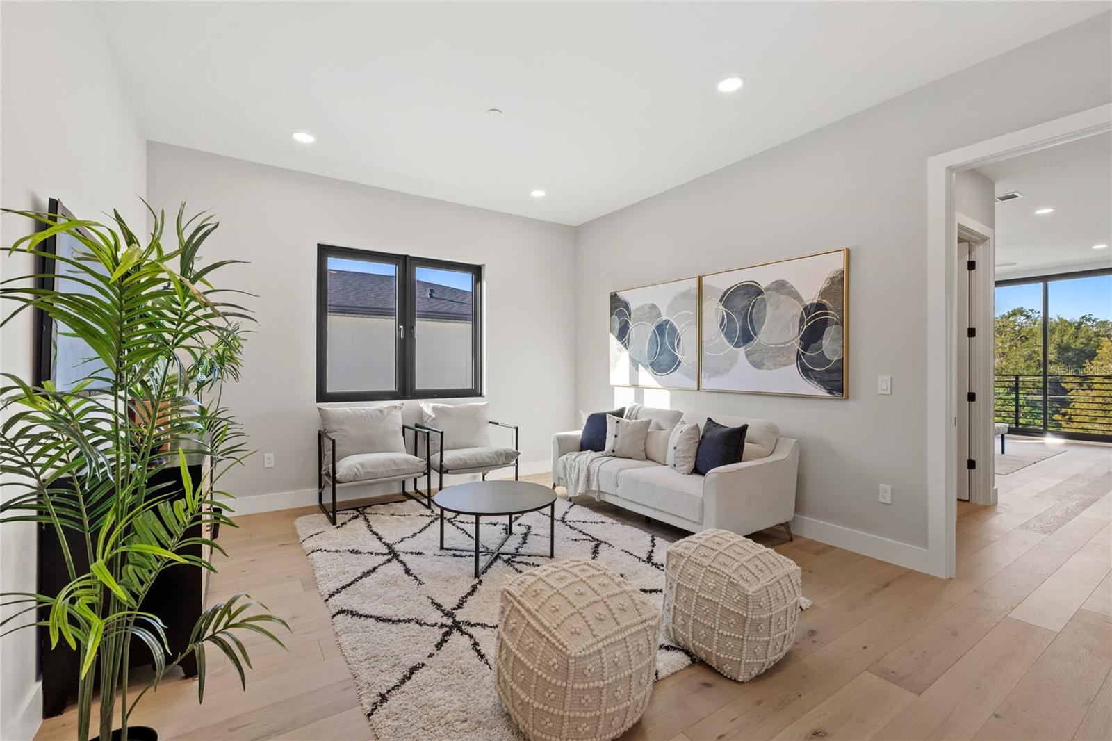 Image 25 of 60 For 921 Lake Emerald Drive