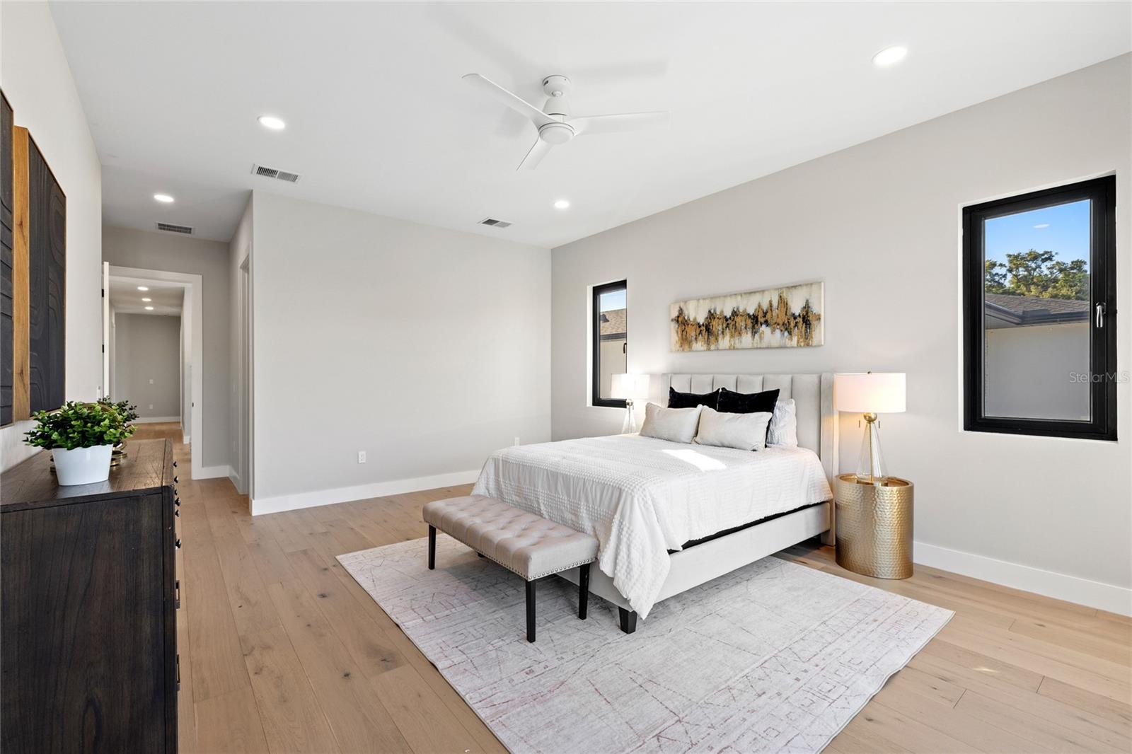 Image 28 of 60 For 921 Lake Emerald Drive