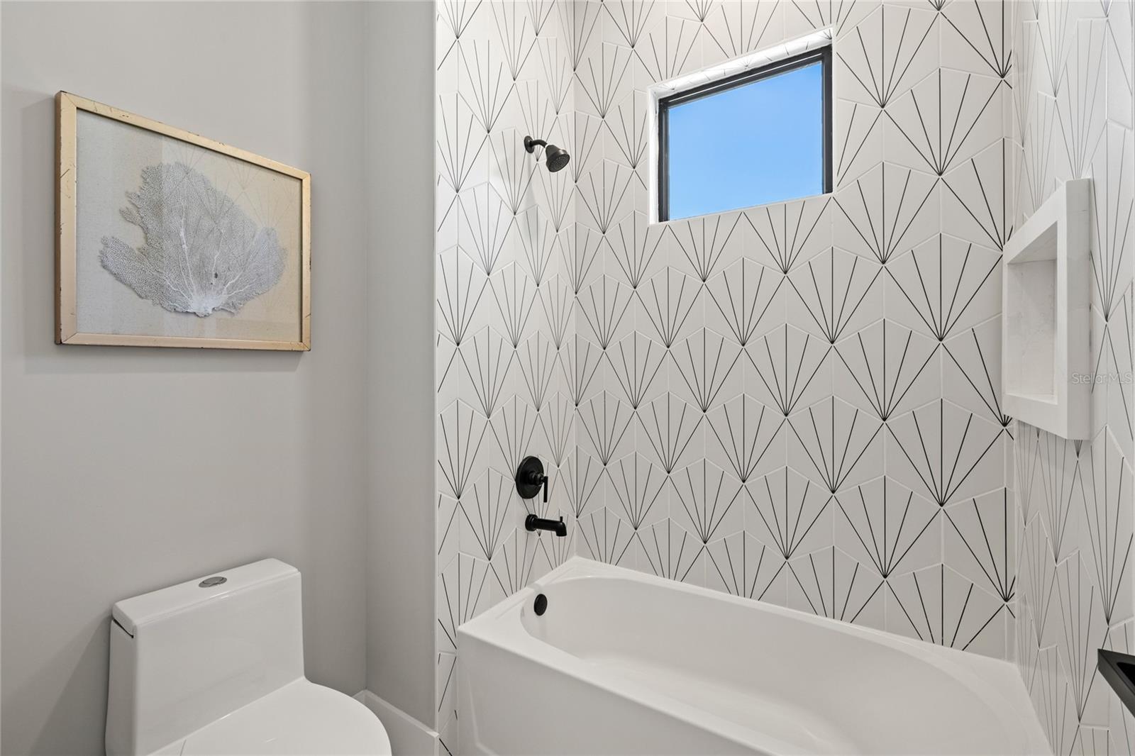 Image 38 of 60 For 921 Lake Emerald Drive