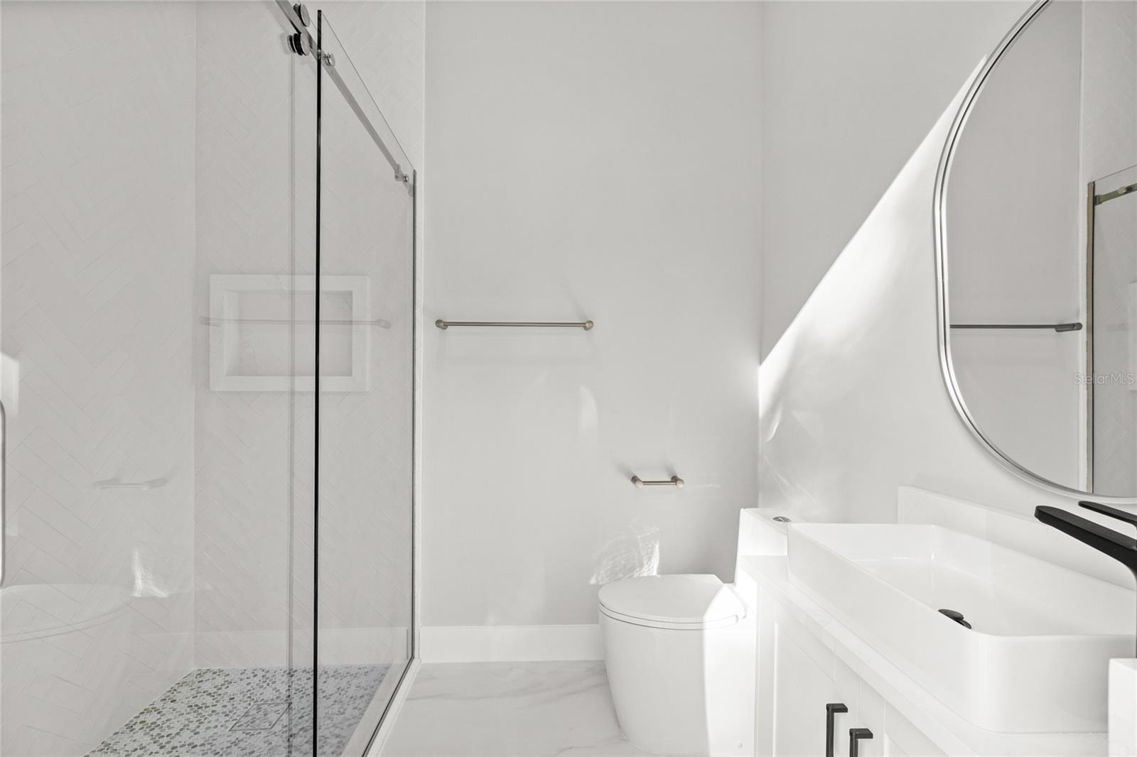 Image 44 of 60 For 921 Lake Emerald Drive