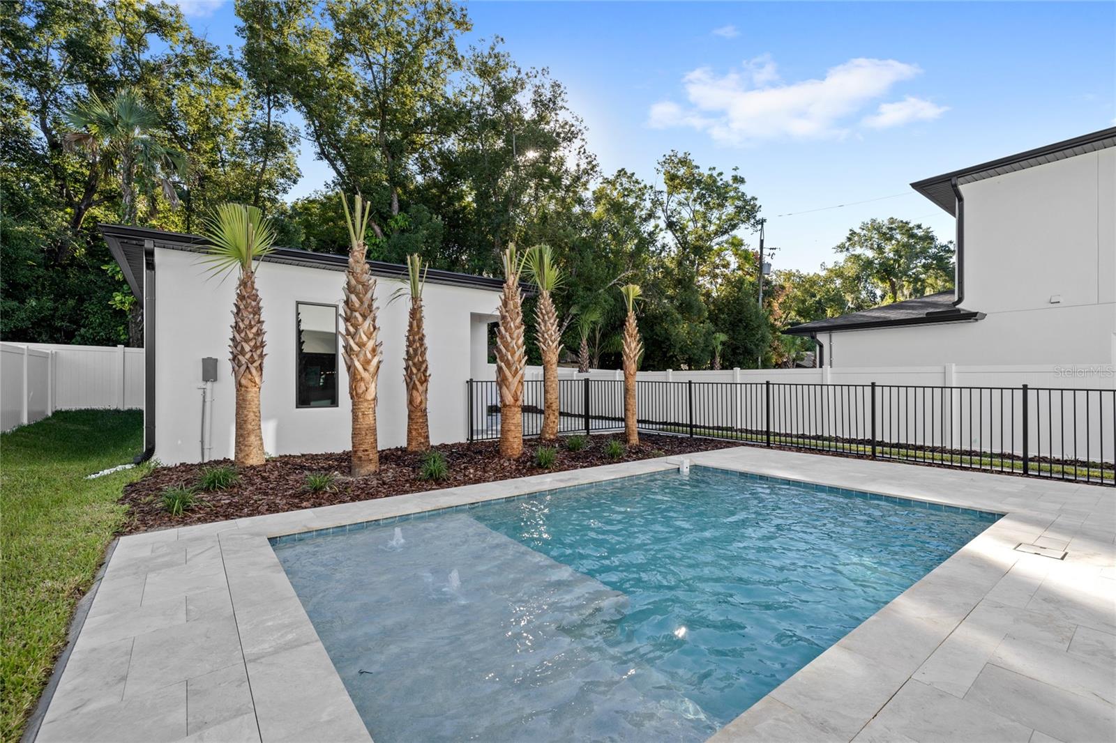 Image 48 of 60 For 921 Lake Emerald Drive