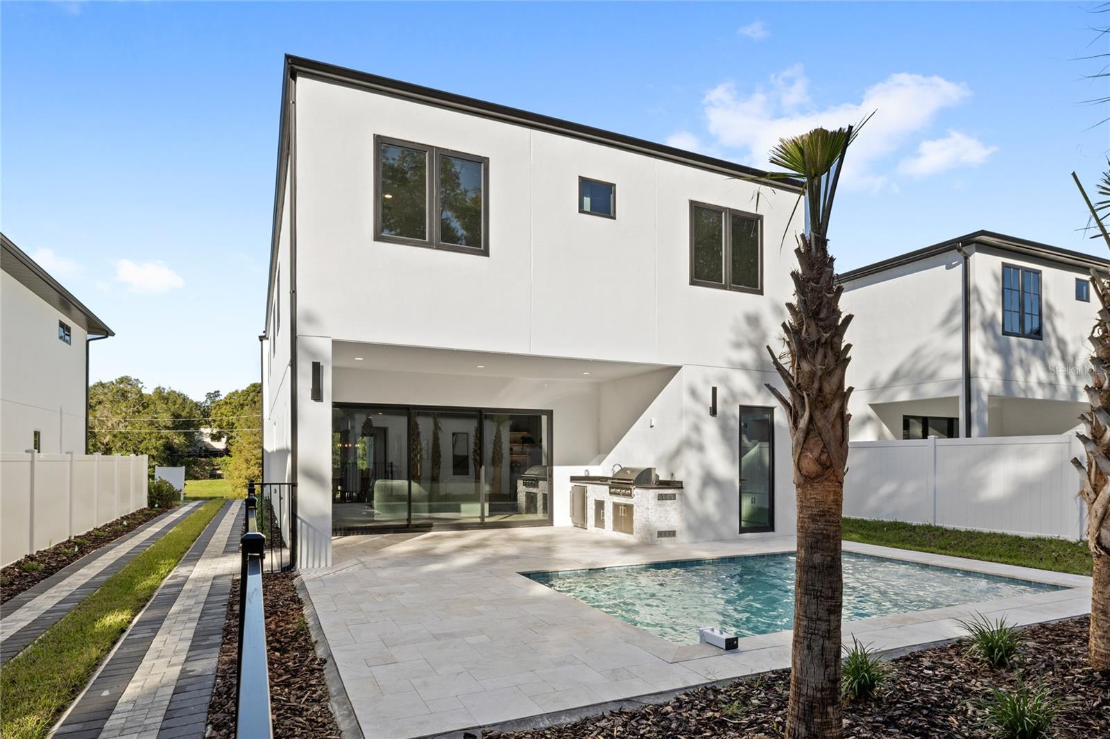 Image 49 of 60 For 921 Lake Emerald Drive