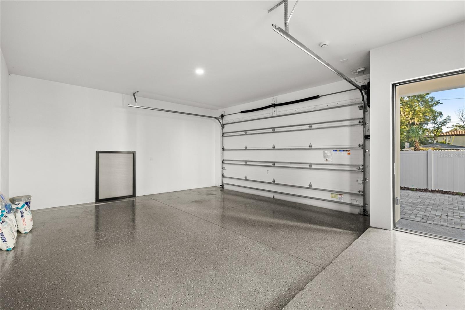 Image 54 of 60 For 921 Lake Emerald Drive