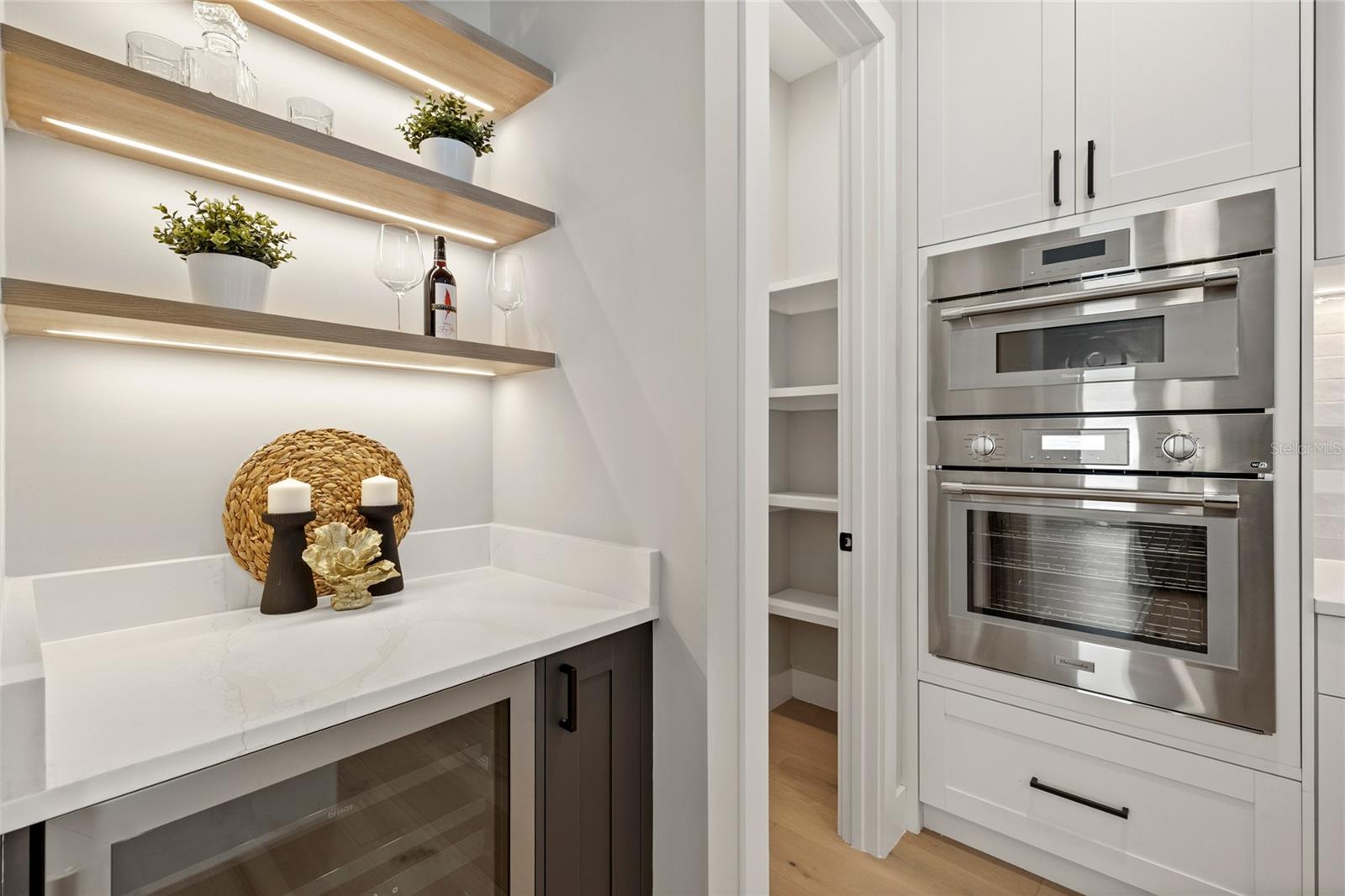 Image 6 of 60 For 921 Lake Emerald Drive