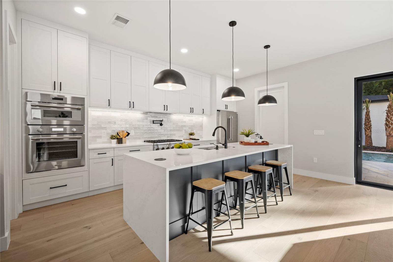 Image 7 of 60 For 921 Lake Emerald Drive