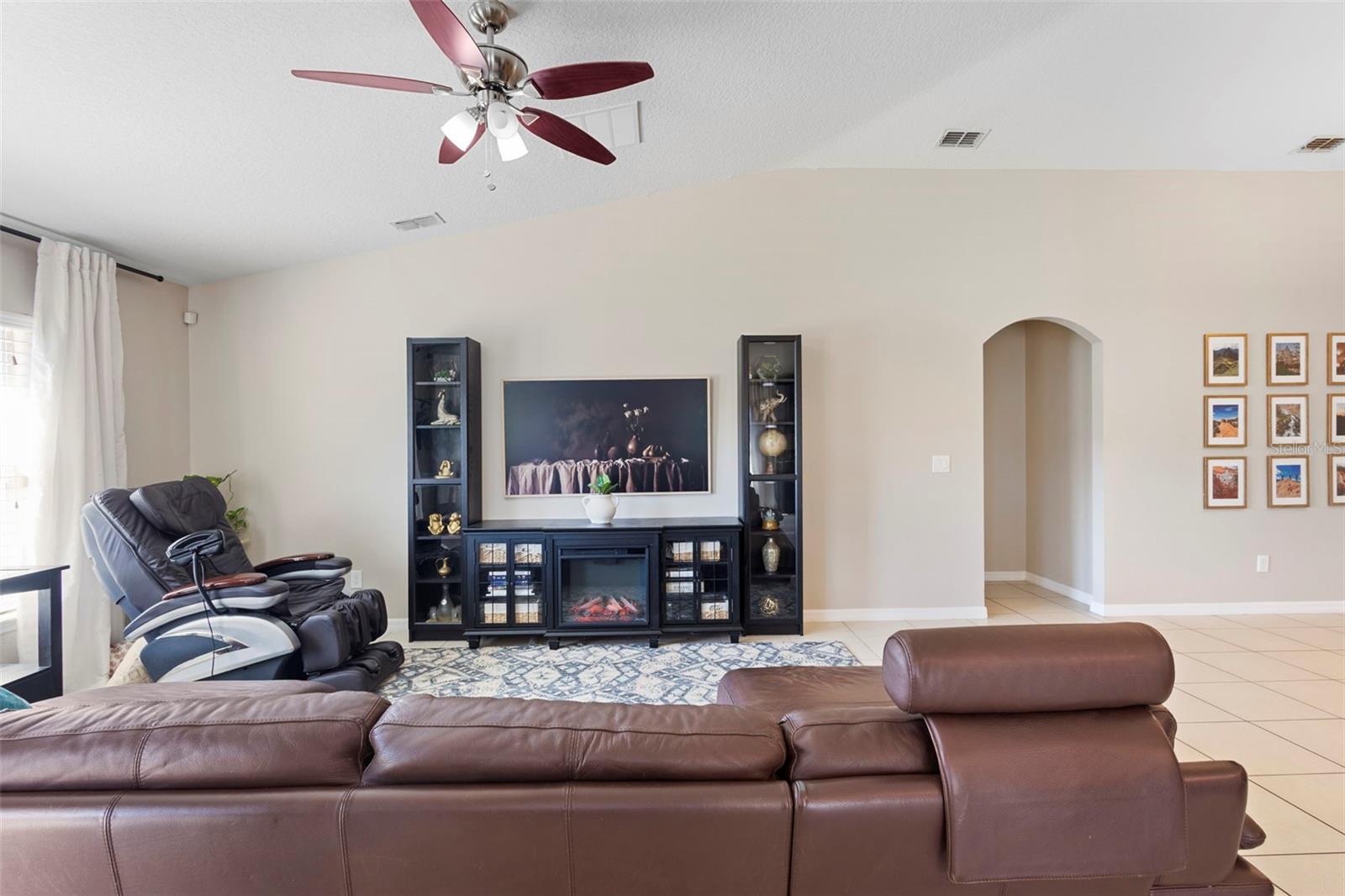 Image 11 of 49 For 10871 Cabbage Tree Loop