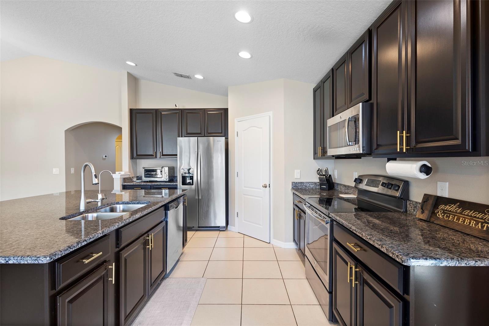 Image 3 of 49 For 10871 Cabbage Tree Loop